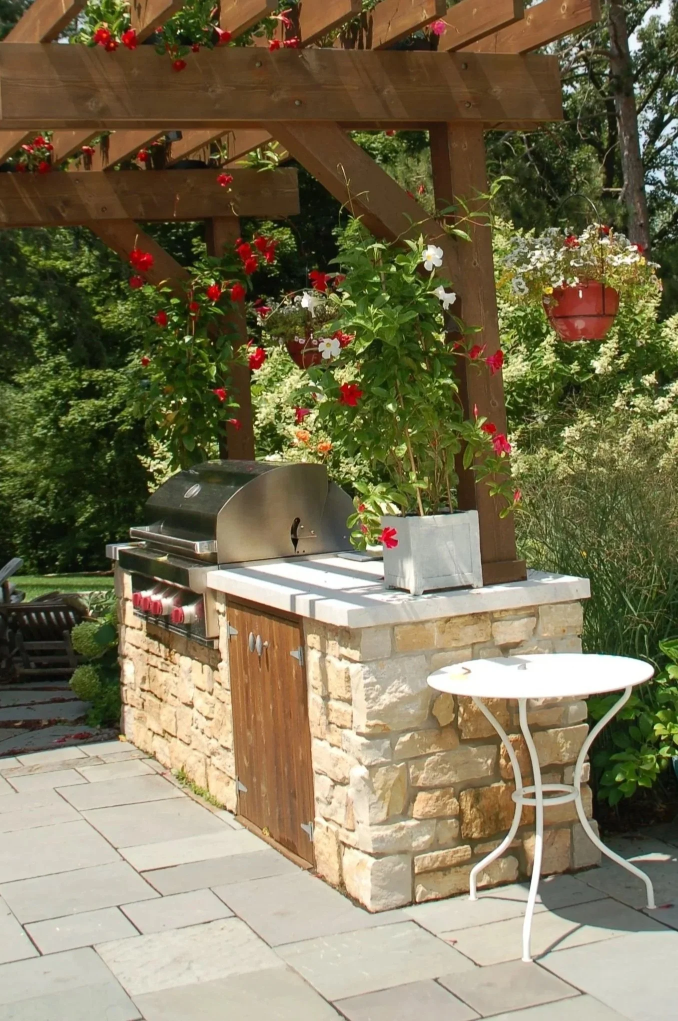 5 Outdoor Grill Features Waunakee and Lodi, WI, Homeowners Love for Effortless Gatherings