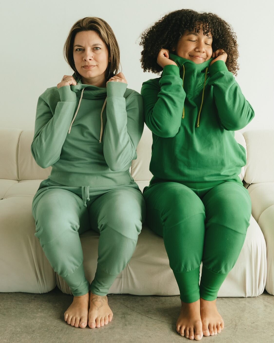 Sweatsuit de Mis Sue&ntilde;os🩵💚

Full honesty&hellip;
I&rsquo;ve been rocking an aqua one every day for over a week :) 

We paired our Komodo Joggers up with our new Viento Hoodie to make a dreamy sweatsuit. Spring is the perfect season for this m