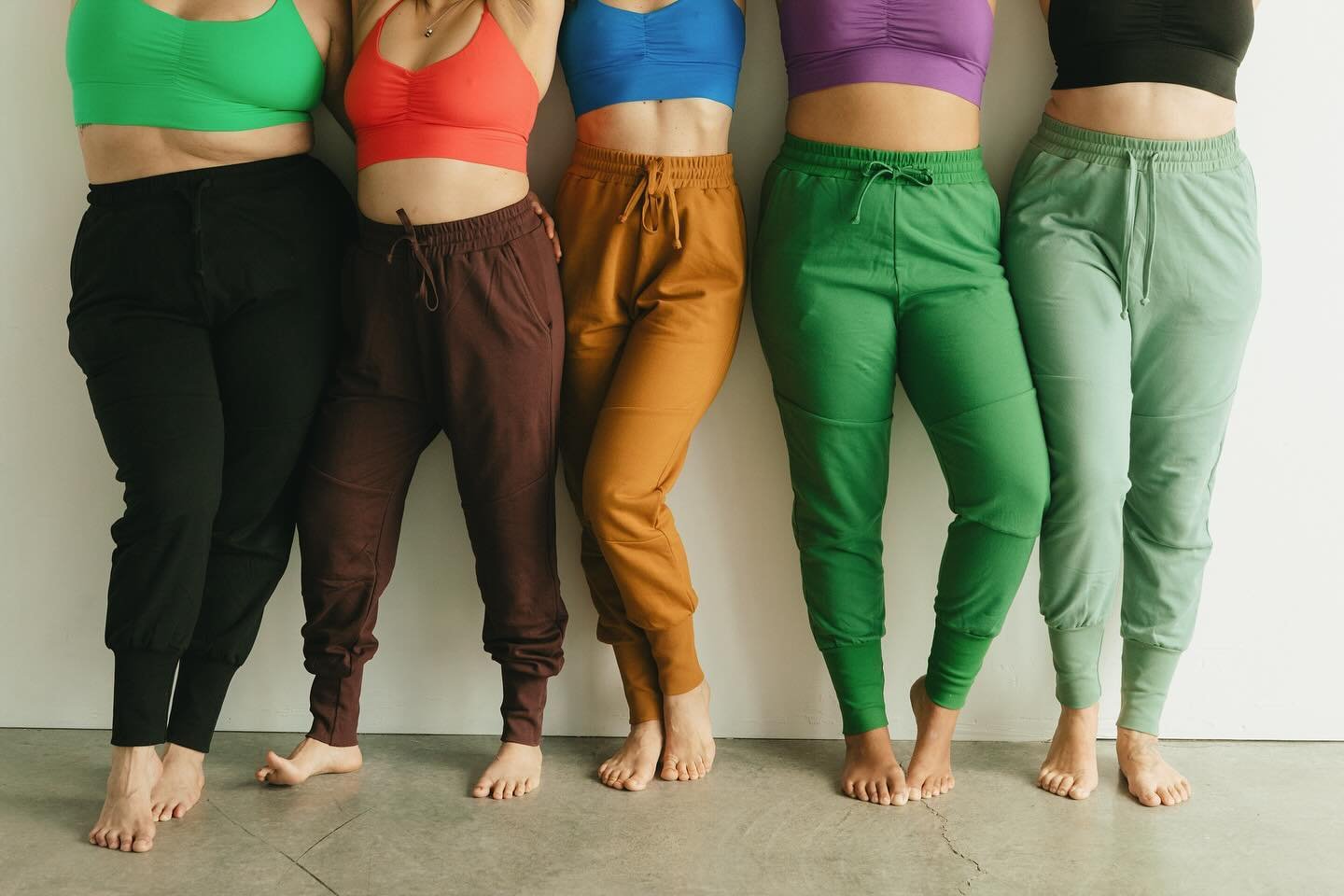 Is it hot or cold these days?!? A little of both here in the PNW. Whatever the weather we got you covered! 

Our Komodo Joggers and Neon Bralettes are available in five colors and four sizes. Find your fit in our Etsy shop. 

📸 @nicholaspeterwilson
