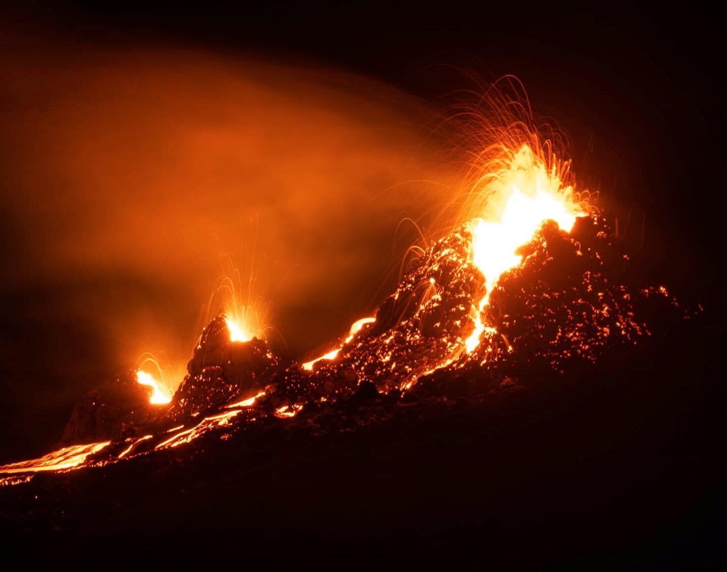 The volcano in Geldingadalir started erupting the 19th of March and is still going! If you have a chance to go and see it, and you haven&rsquo;t yet, we recommend you go as soon as you can! 😁

#volcano #iceland #activevolcano #glacierandvolcano