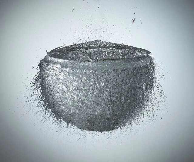 #oldiebutgoldie #highspeed #photography #water #waterballoon #splash #splashphotography #stopmotion #short #flashduration #broncolor #scoro #perfect #moment #perfectmoment #shotoftheday #studio #light #transparent #monochrome #ursrecher