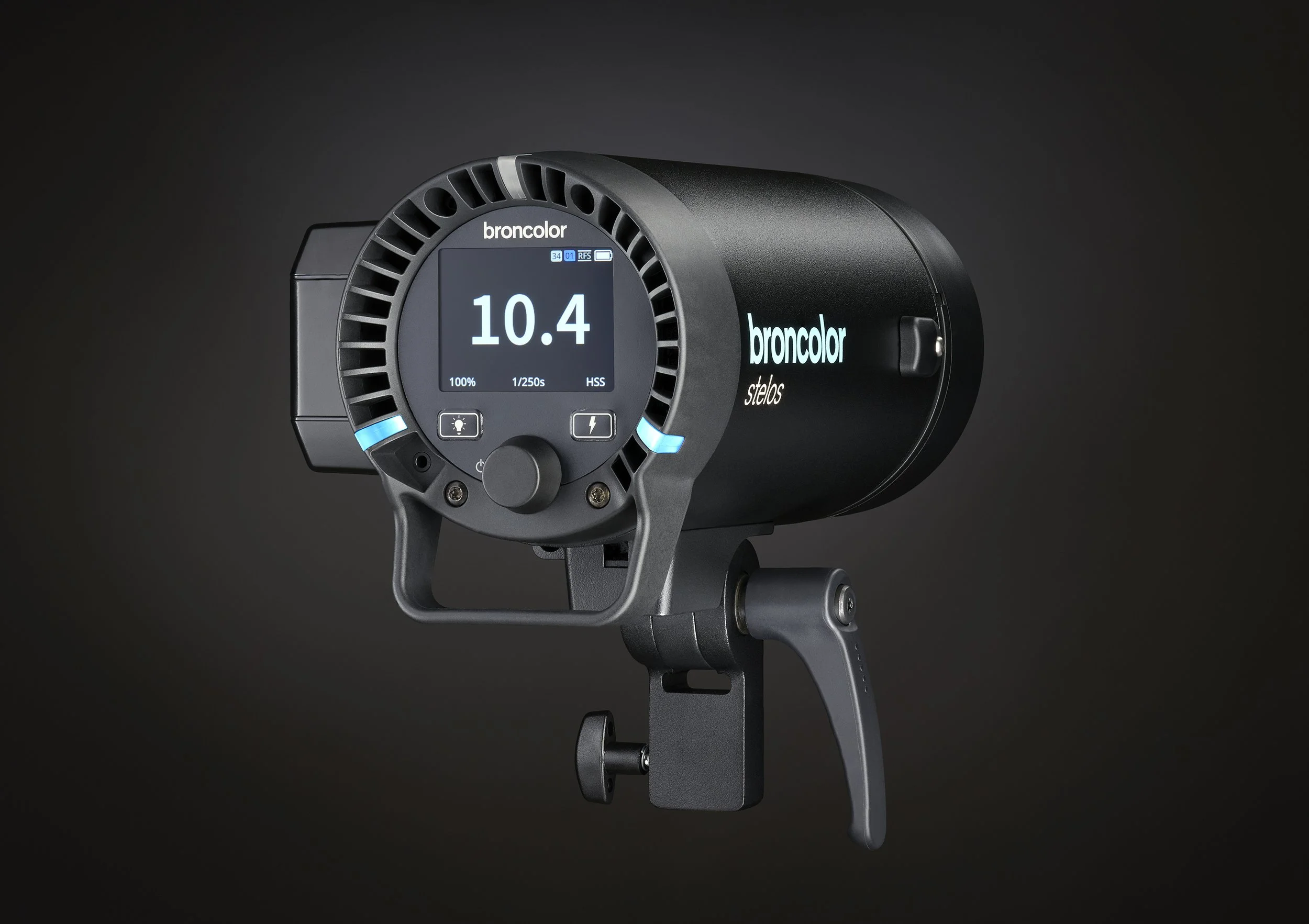urs_recher_broncolor_26_stelosback.jpg