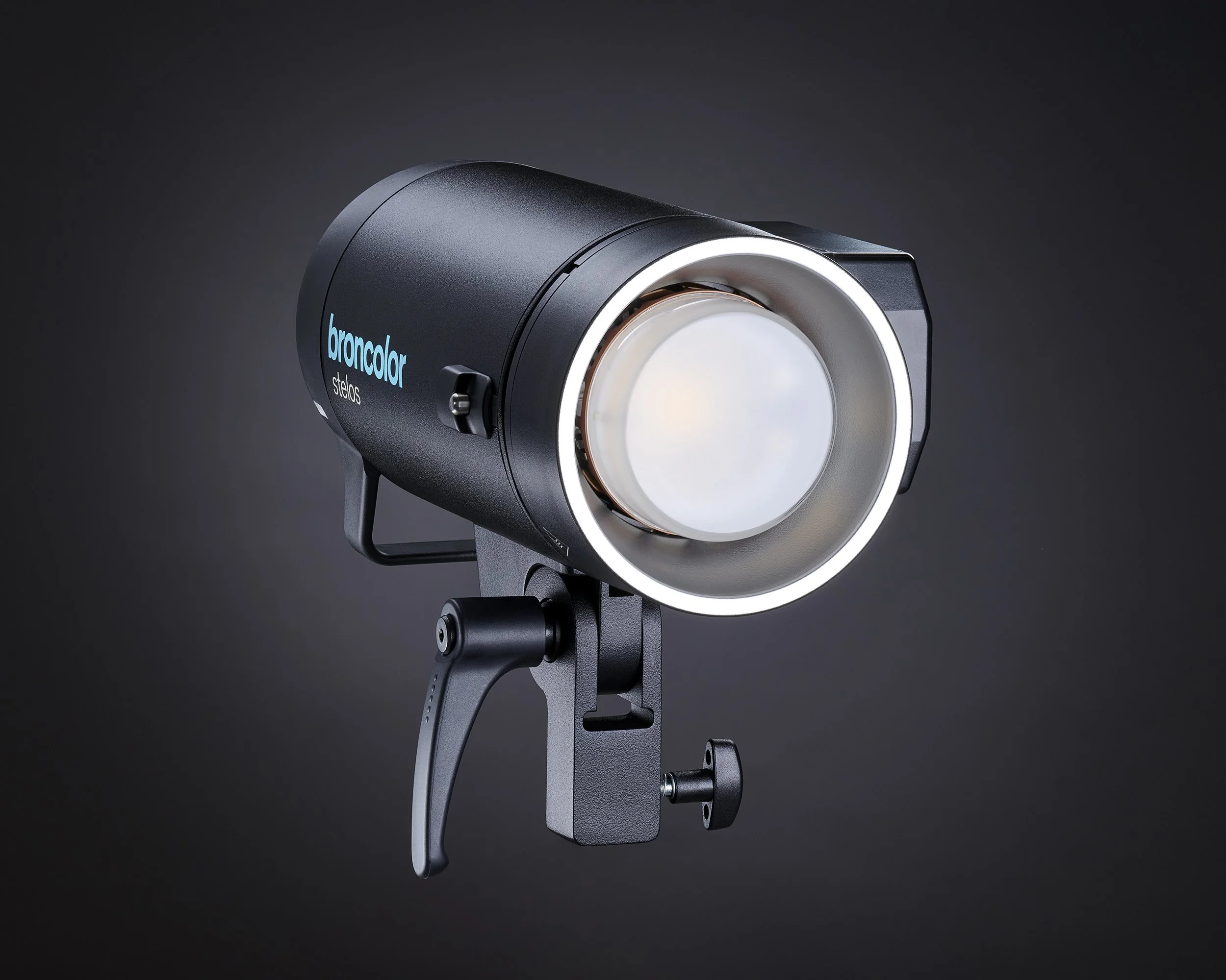 urs_recher_broncolor_25-stelosfront.jpg