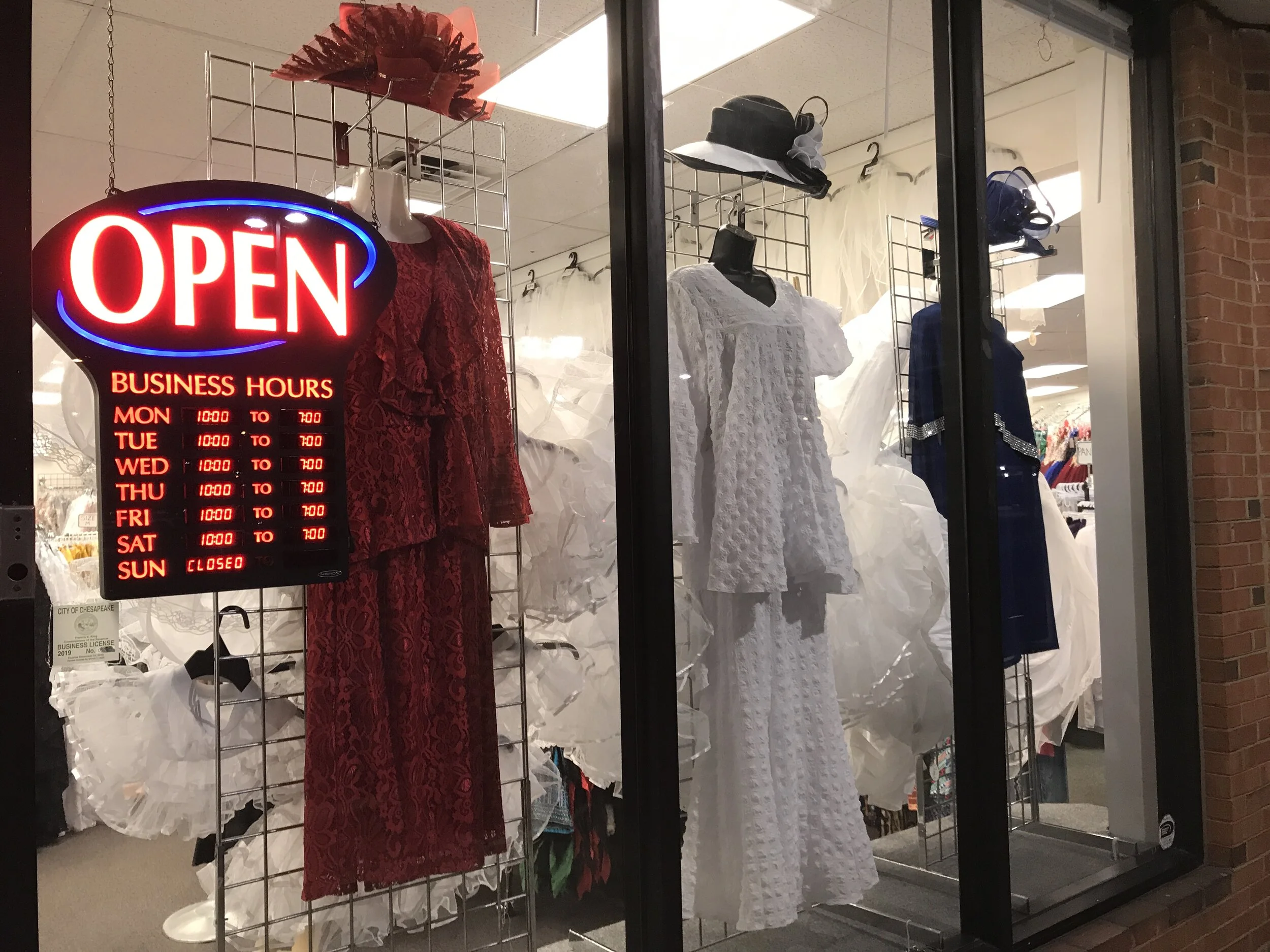 Our Selections — Lee's Fashions
