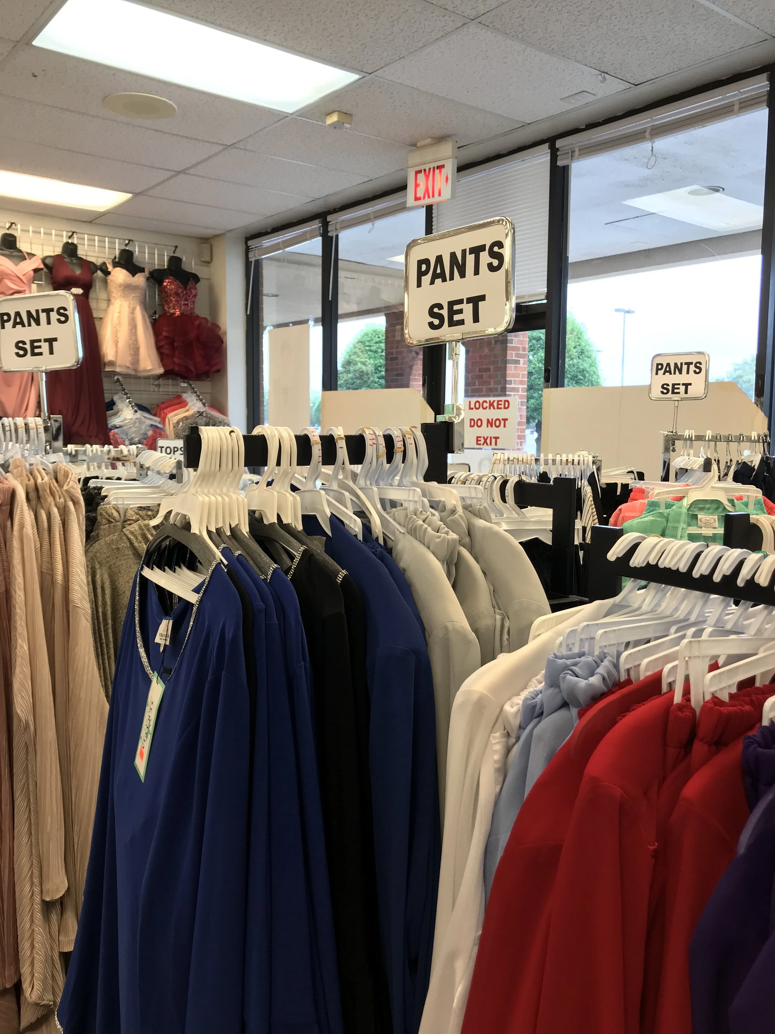 Our Selections — Lee's Fashions