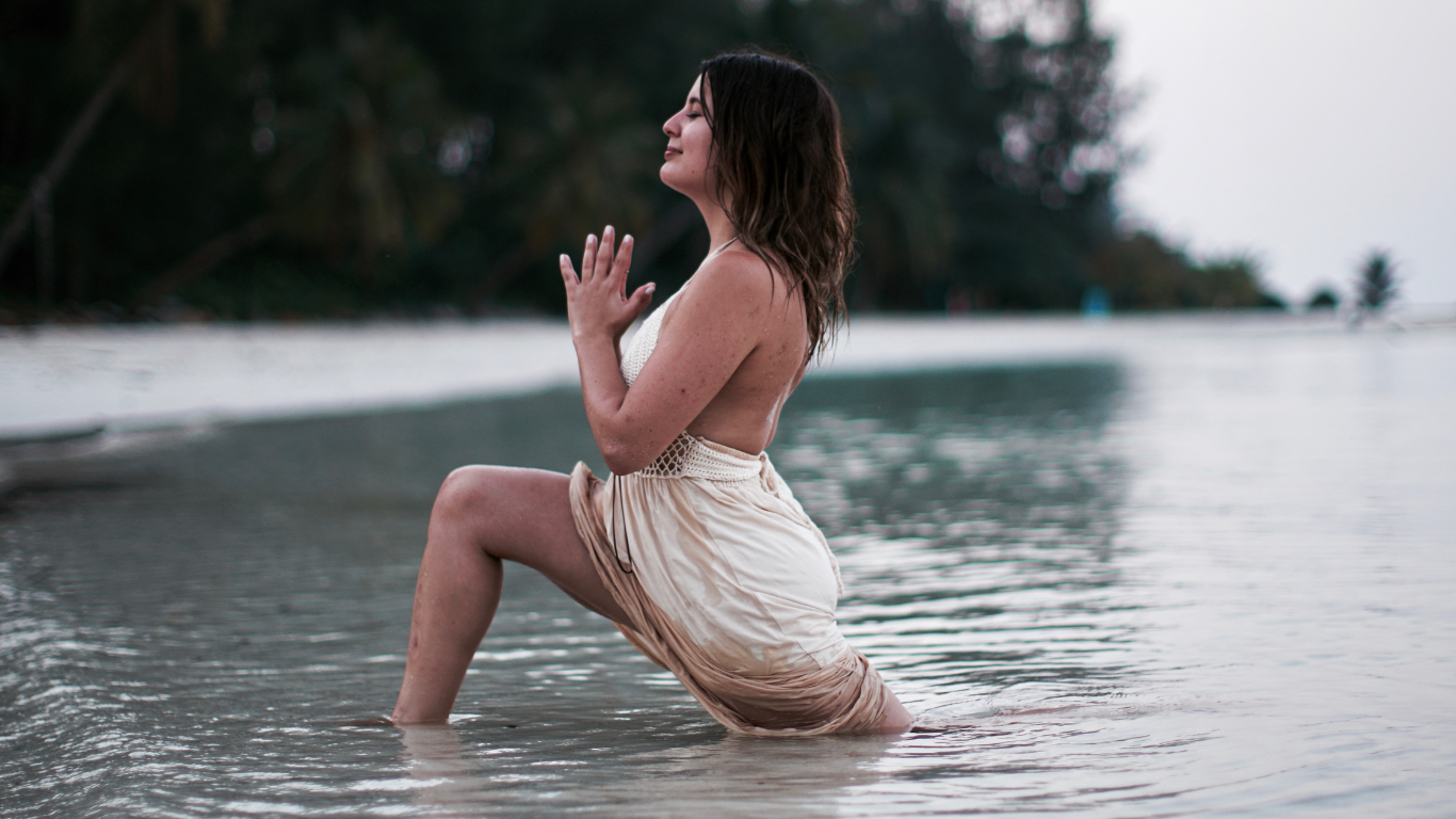 Stilling the Waves | Yogic Tools for Anxiety w/Eva Maxine Hamilton