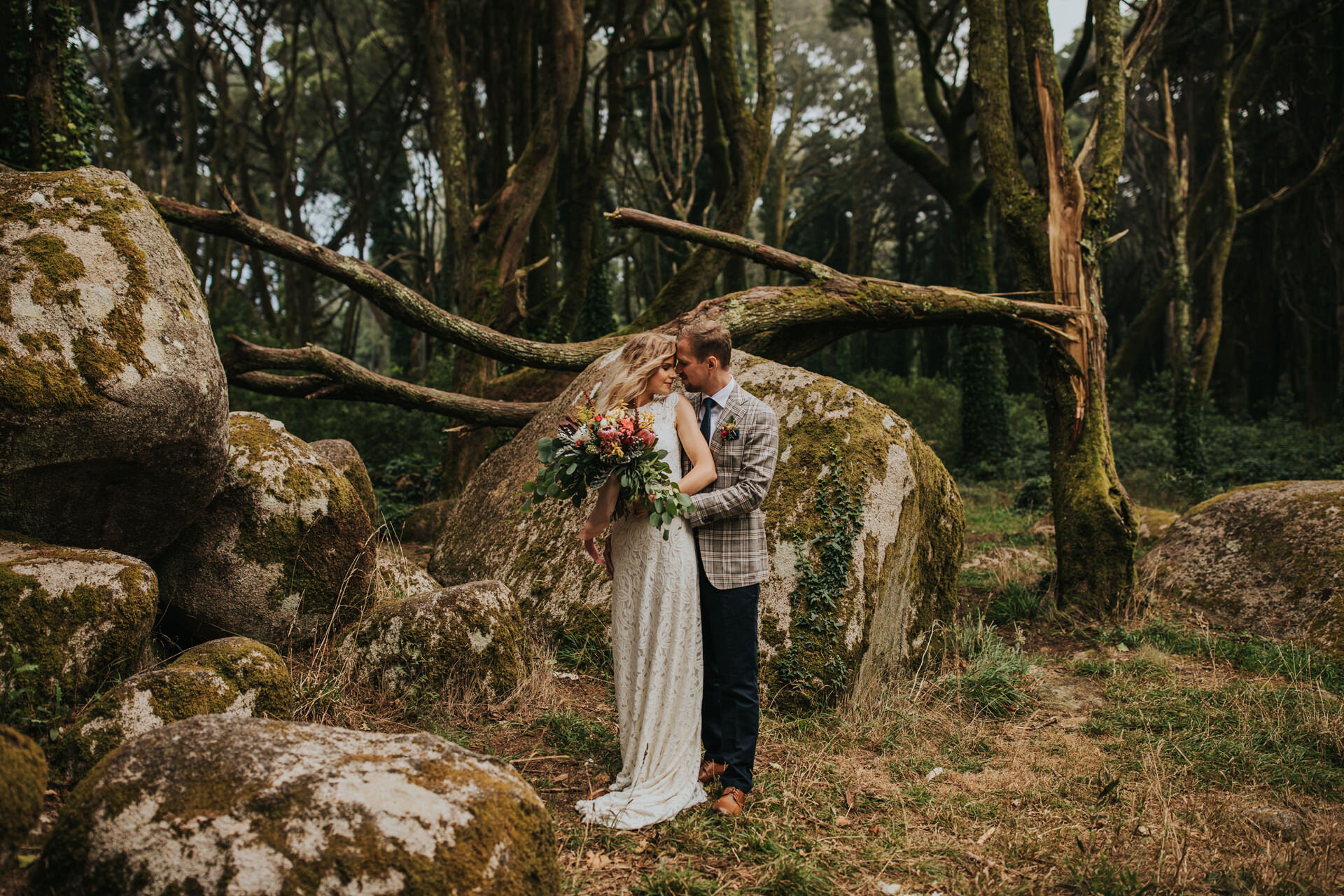 Praia da Ursa Elopement Sintra Beach Cliffs  22.jpg