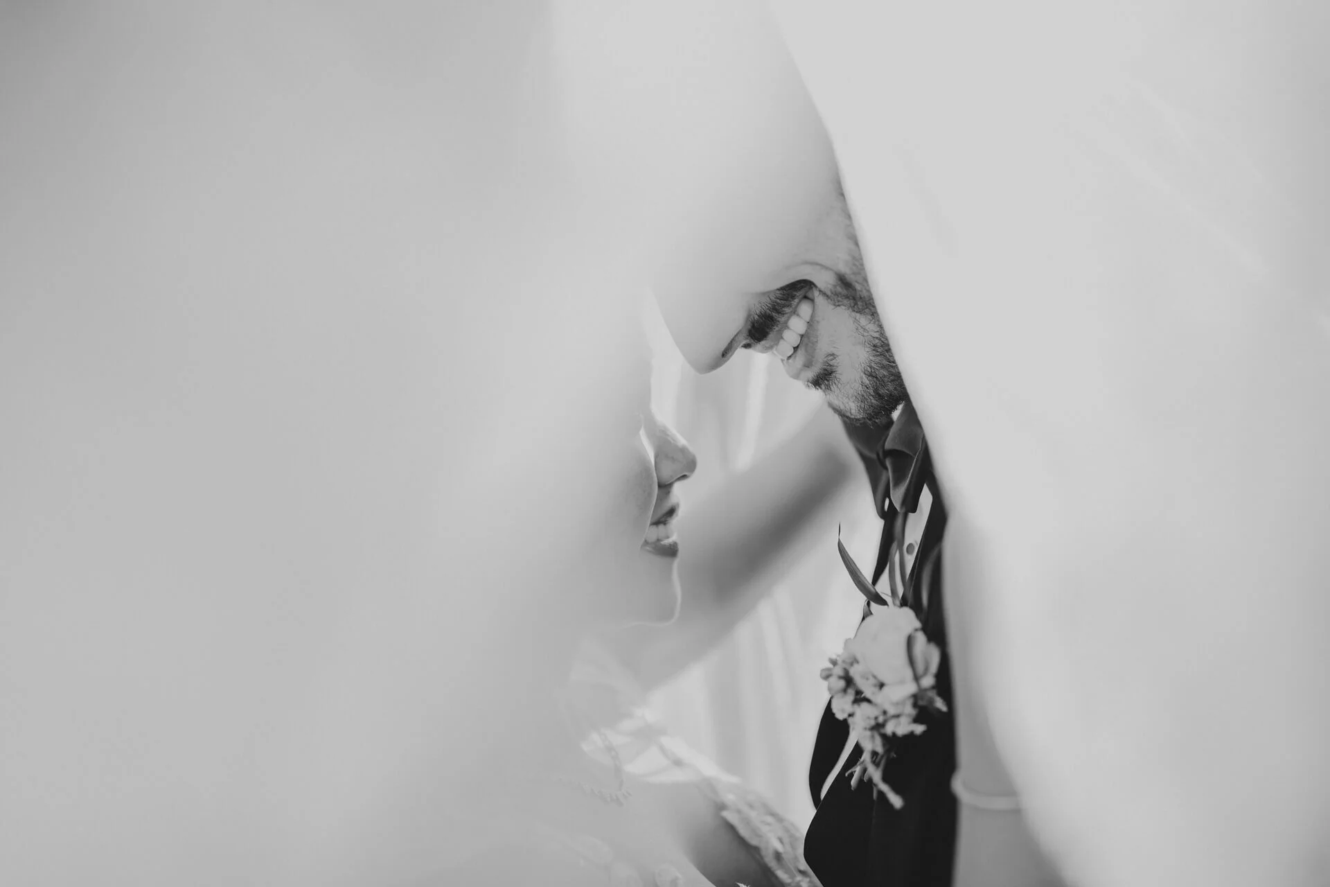 bw-wedding-veil.jpeg