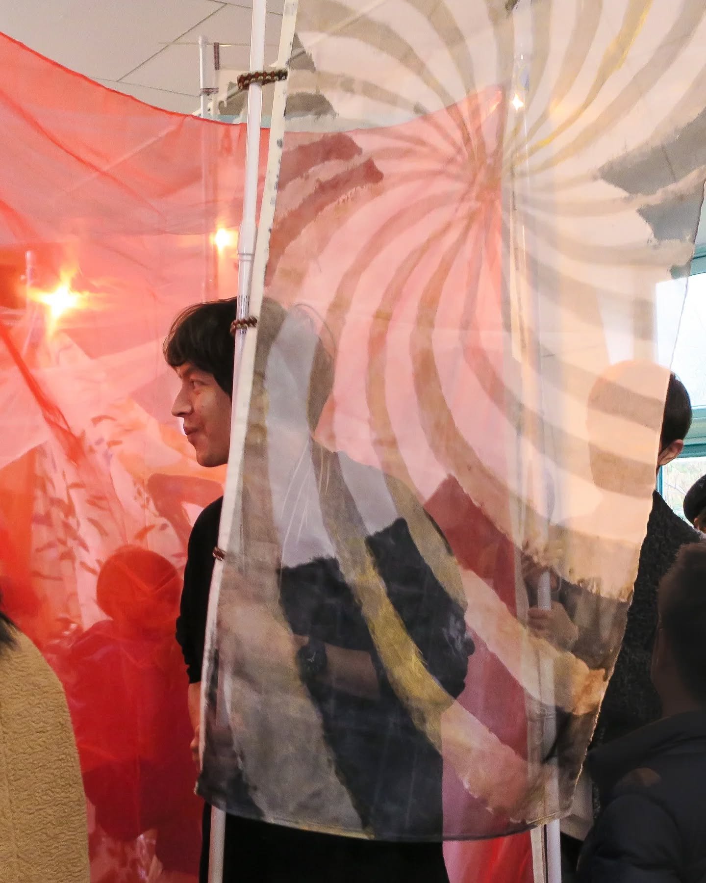 Flags in motion for &lsquo;Re: Yuya Honda's mobile advertising tent&rsquo; 🎪

Shimokitazawa International Puppet Festival 2024, Tokyo 🇯🇵 &ndash; in collaboration with TRAVEL MUSICA ⚡🎶

📸2-5: @keitarrow2

#yuyahonda #本田祐也 #チャンチキトルネエド #chanchikito