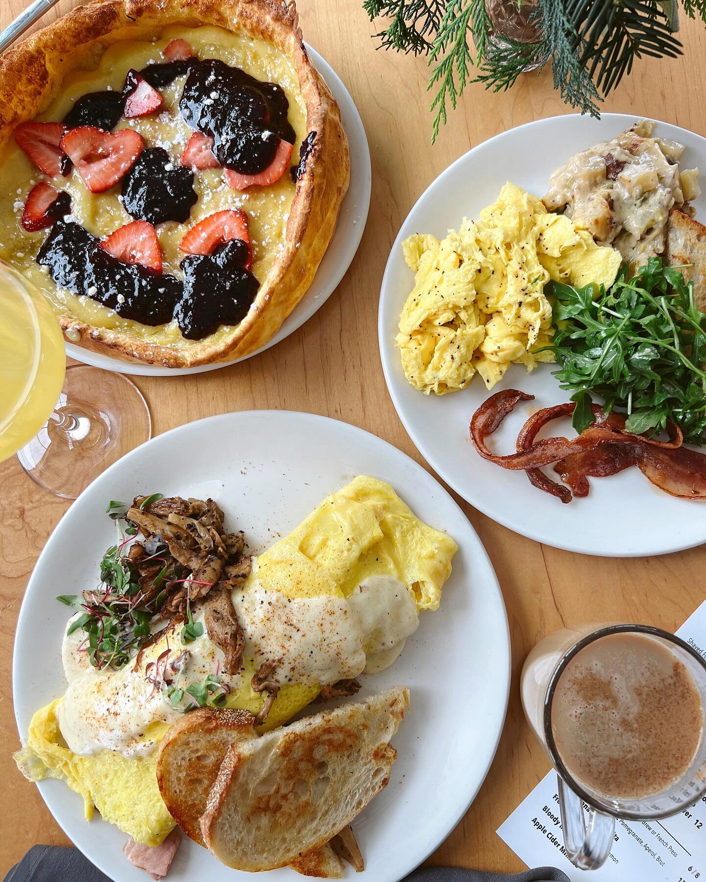 BRRRRRUNCH! ❄️ Dutch Baby, Ham Omelet &amp; the Breakfast Plate + Chaparral &amp; Mimosa!