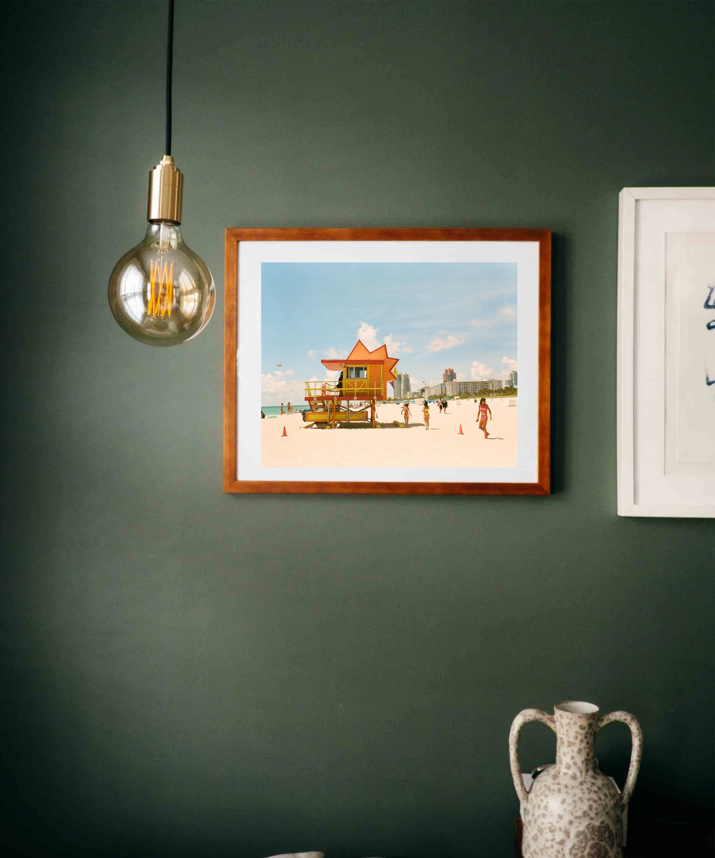 SOUTH_BEACH_GLASSETTE_ROOM 1.jpg