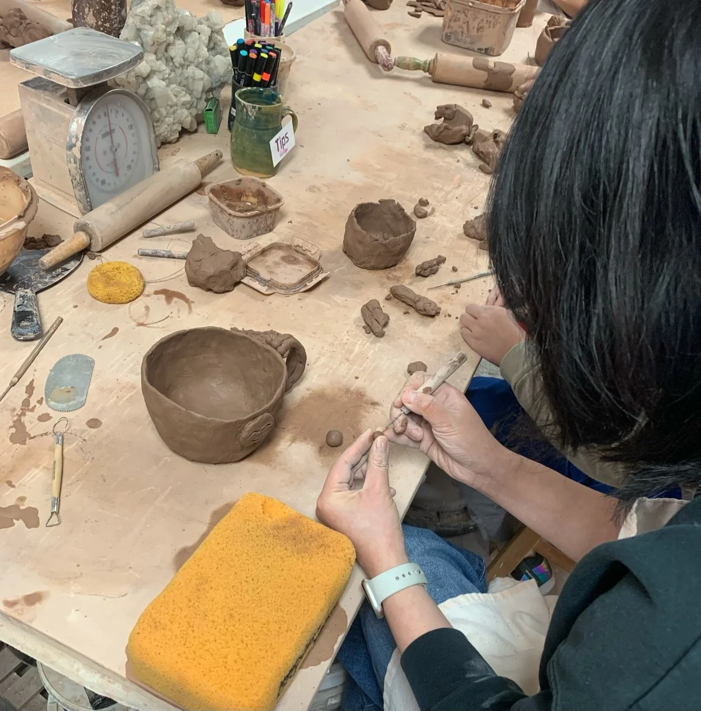 Hand-building is one of the most creative and approachable ways to work with clay. 

Join my upcoming 6-Week Dinnerware Set Course and build your own collection of plates and bowls from start to finish. Pieces you&rsquo;ll actually use and love every