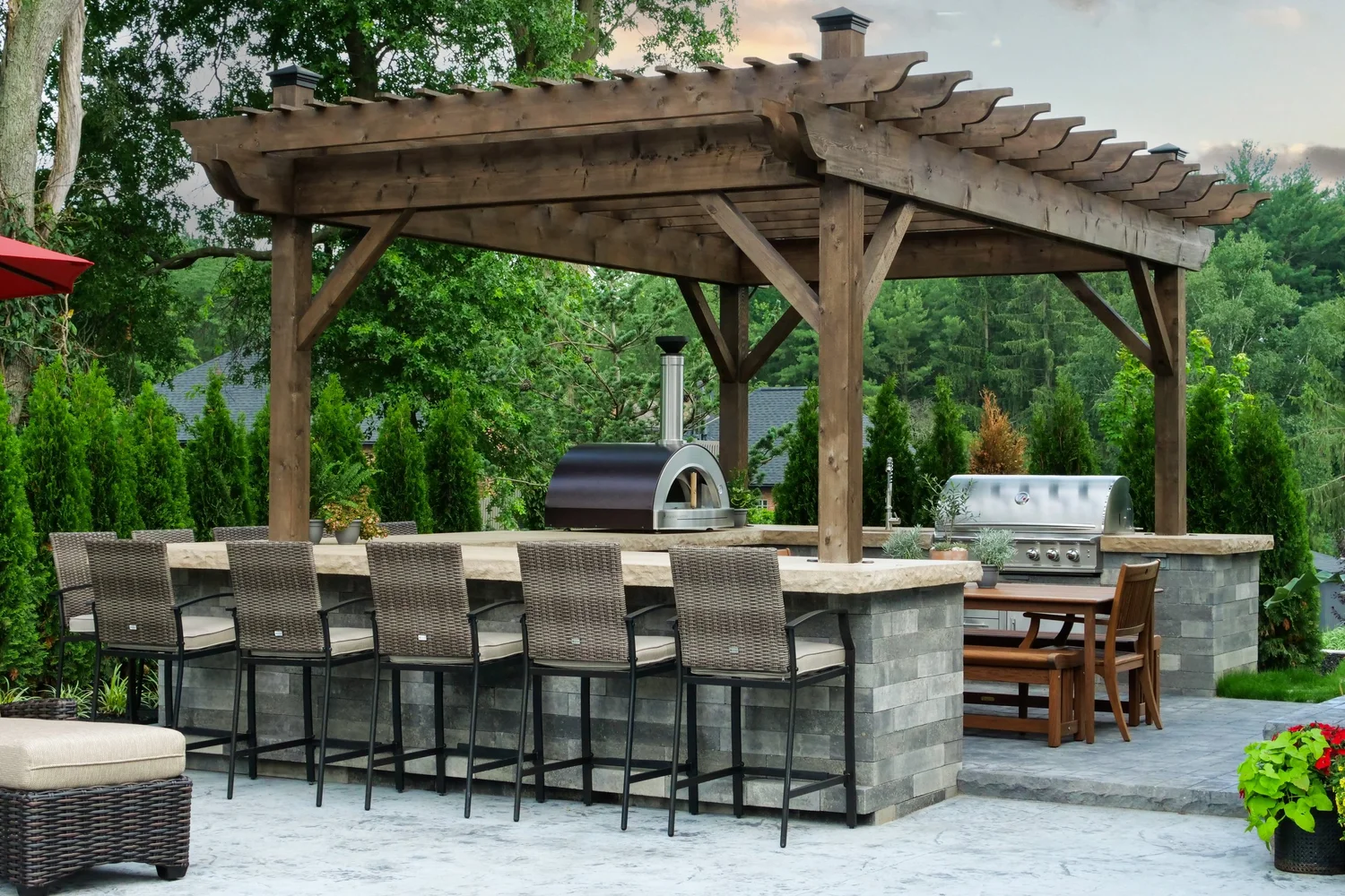Pergola bar and entertaining deck