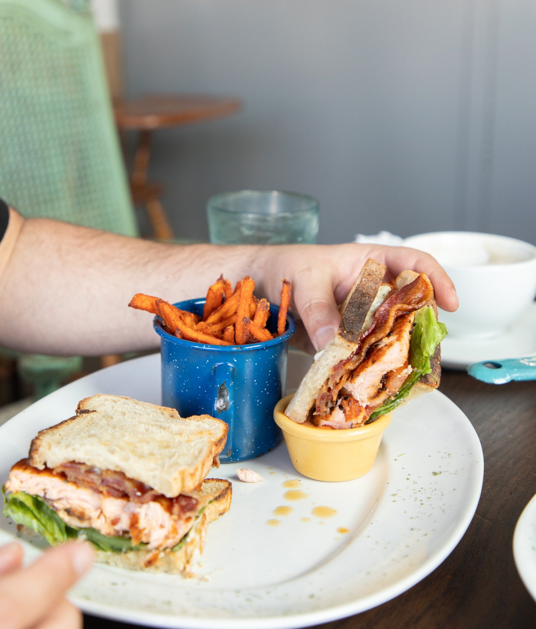 Take your midday meal up a notch 😎 #lunch
...

#dinegps #visitpalmdesert #visitgreaterpalmsprings #cupscafe #foodcontent #sandwhich #palmdesertlunch