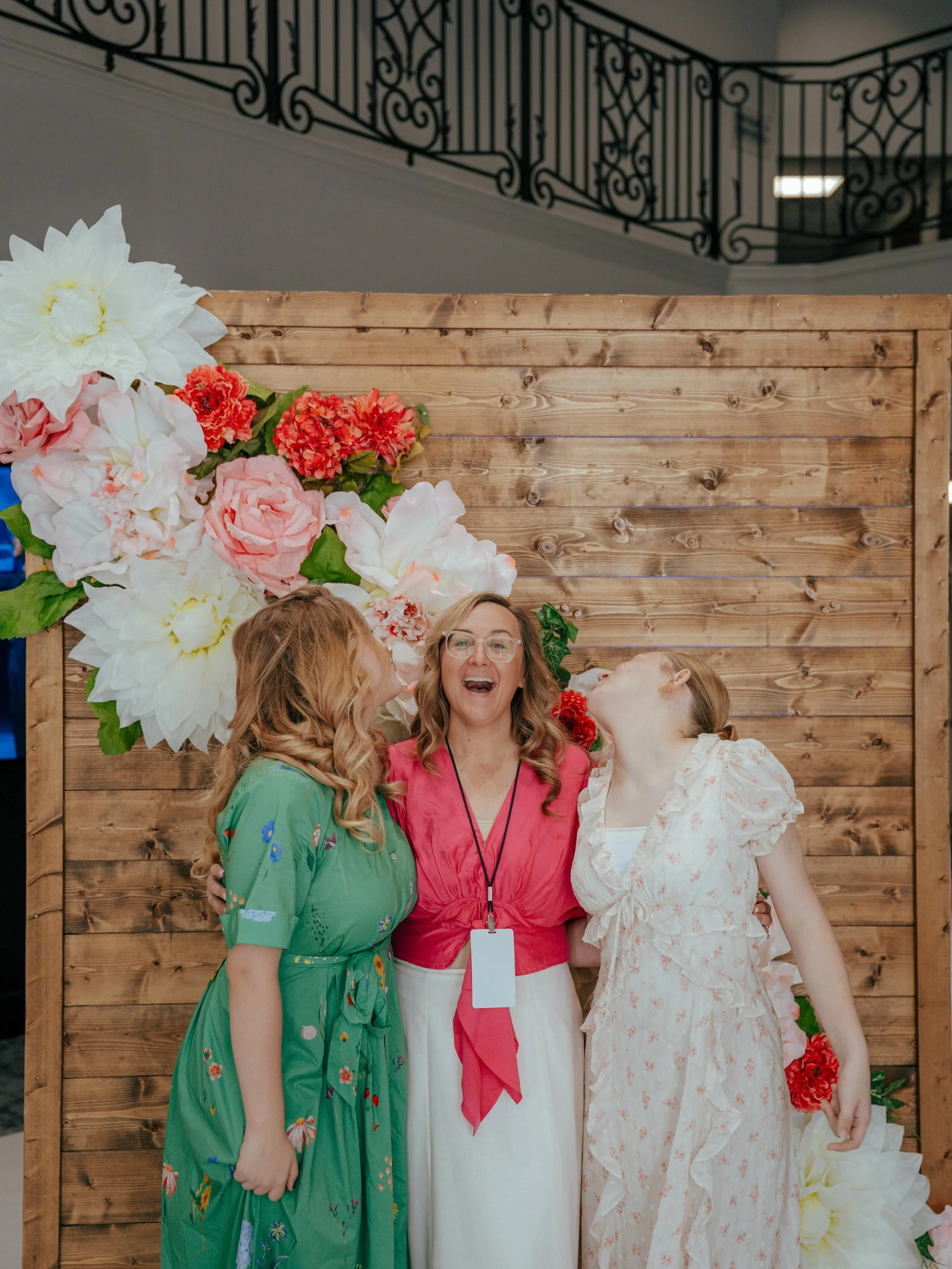 HAPPY MOTHER&rsquo;S DAY to all our our wonderful mothers!! 💐
Mom&rsquo;s: Y&rsquo;all are such a great blessing to this world. We are so incredibly thankful for all the beautiful and strong mothers from RW. 🩷