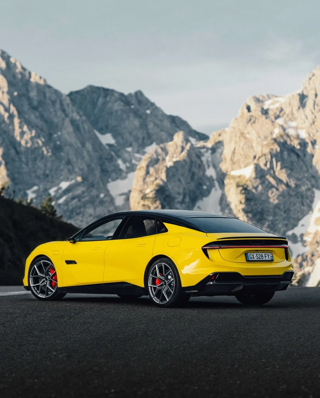 Through the mountains with the Lotus Emeya. Shot for @lotuscars and printed off BIG around London
&bull;
Thanks for the help
@westboundfilms.co 
@thegirlbob 
@ollie_jarman 
&bull;
#automotivephotographer #carphotography #photographer #automotive