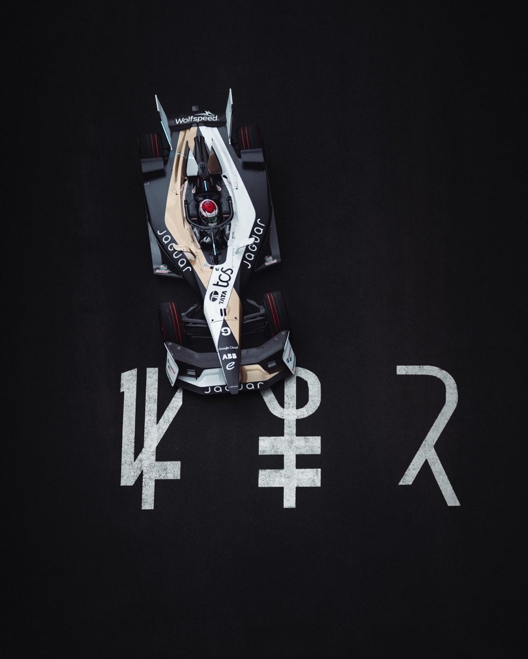 Might have been the only person in the paddock excited for the rain during the Tokyo ePrix 🇯🇵 

#motorsport #motorsportsphotography #japan #tokyo #formulae #racing