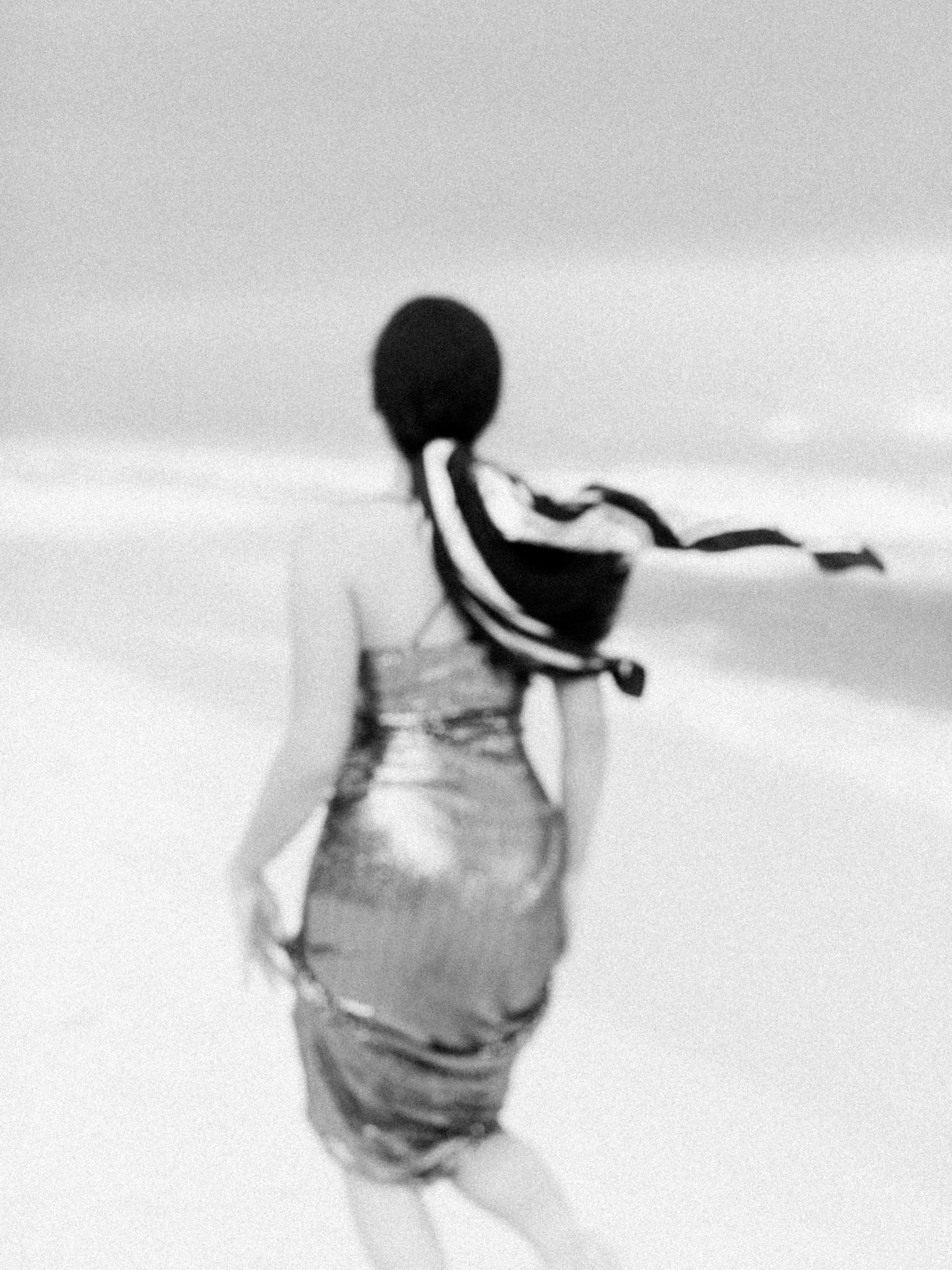 &ldquo;somewhere in my car&rdquo; cover out now🎻❤️&zwj;🔥
Producer: @bobbyhamrickmusic 
Writers: @keithurban @jtxrockstar 
Mix: @santa_clauss 
Master: @singmastering 
Photographer: @laurenathalia 
HMU: @stacyalderson 

#countrymusic #keithurban #sin