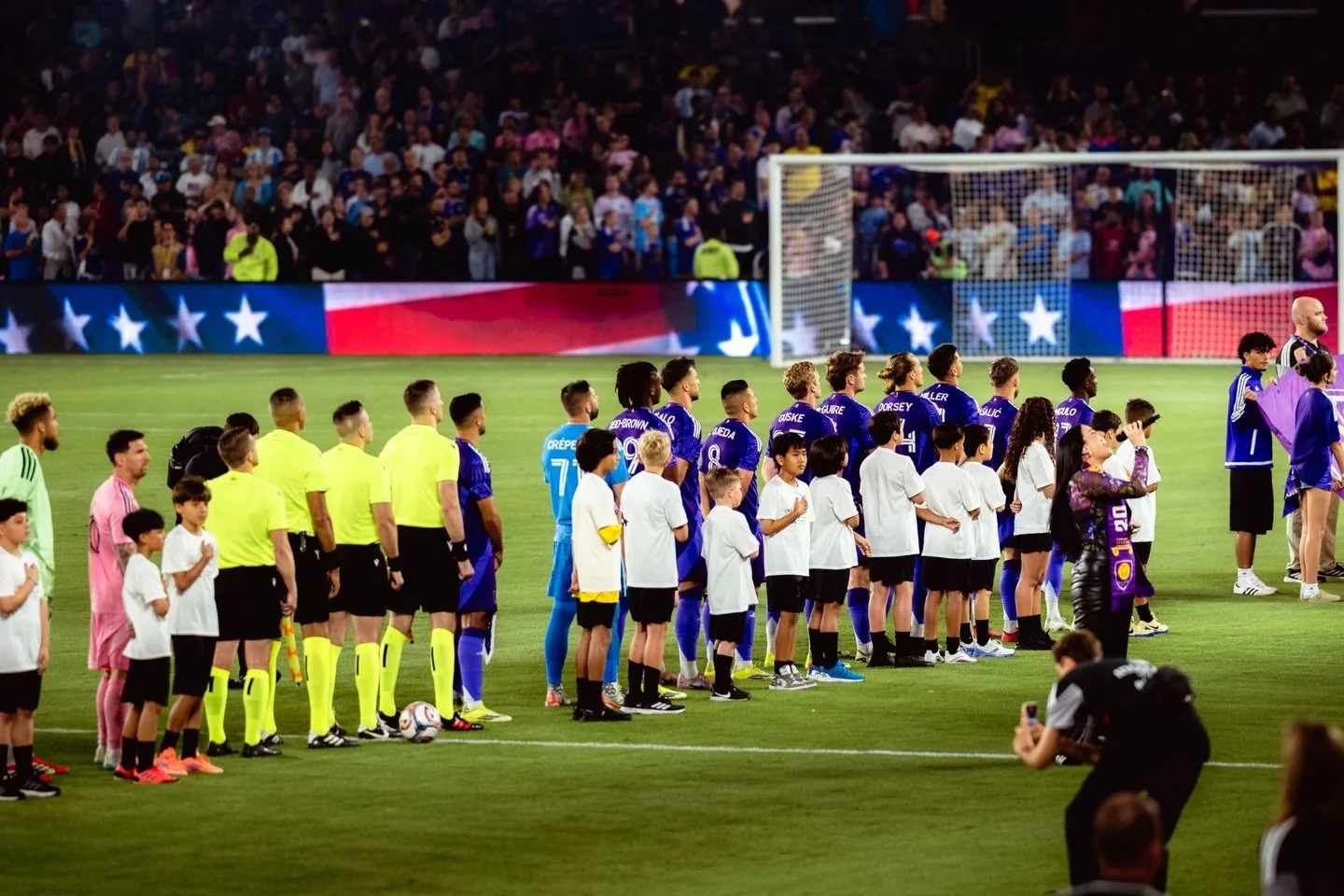 cass commences mls 2026 

📷 @somewhat_creative_photo 
💇🏻&zwj;♀️ @glam.byfrann @bloorlando 

#nationalanthem #singer #intermiami #orlandocity
