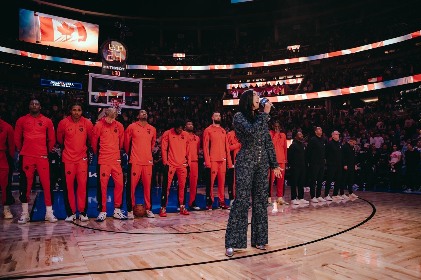 Missed you Orlando, if that&rsquo;s ok to say !!

#nationalanthemsinger #torontoraptors #orlandomagic