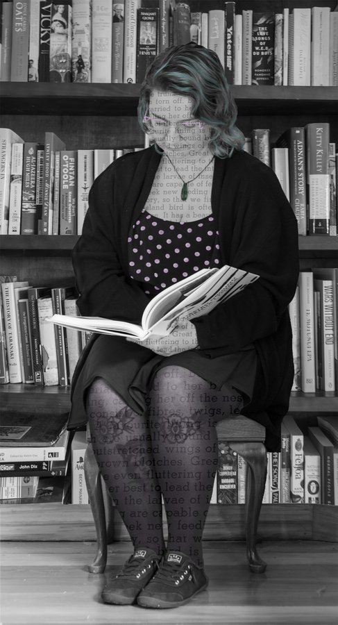 Amelia loves reading | Carolyn Morris