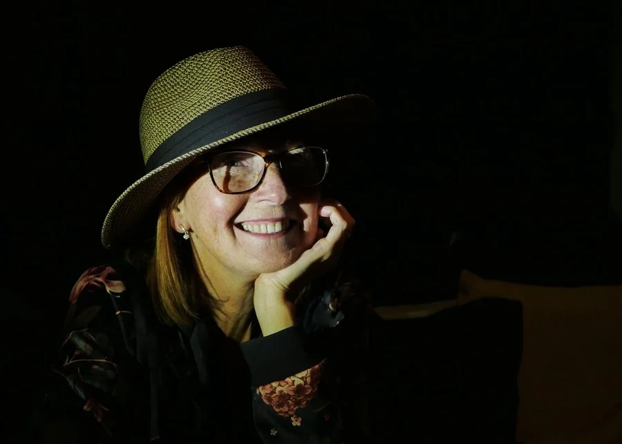 Lady in hat | Peter Clarke