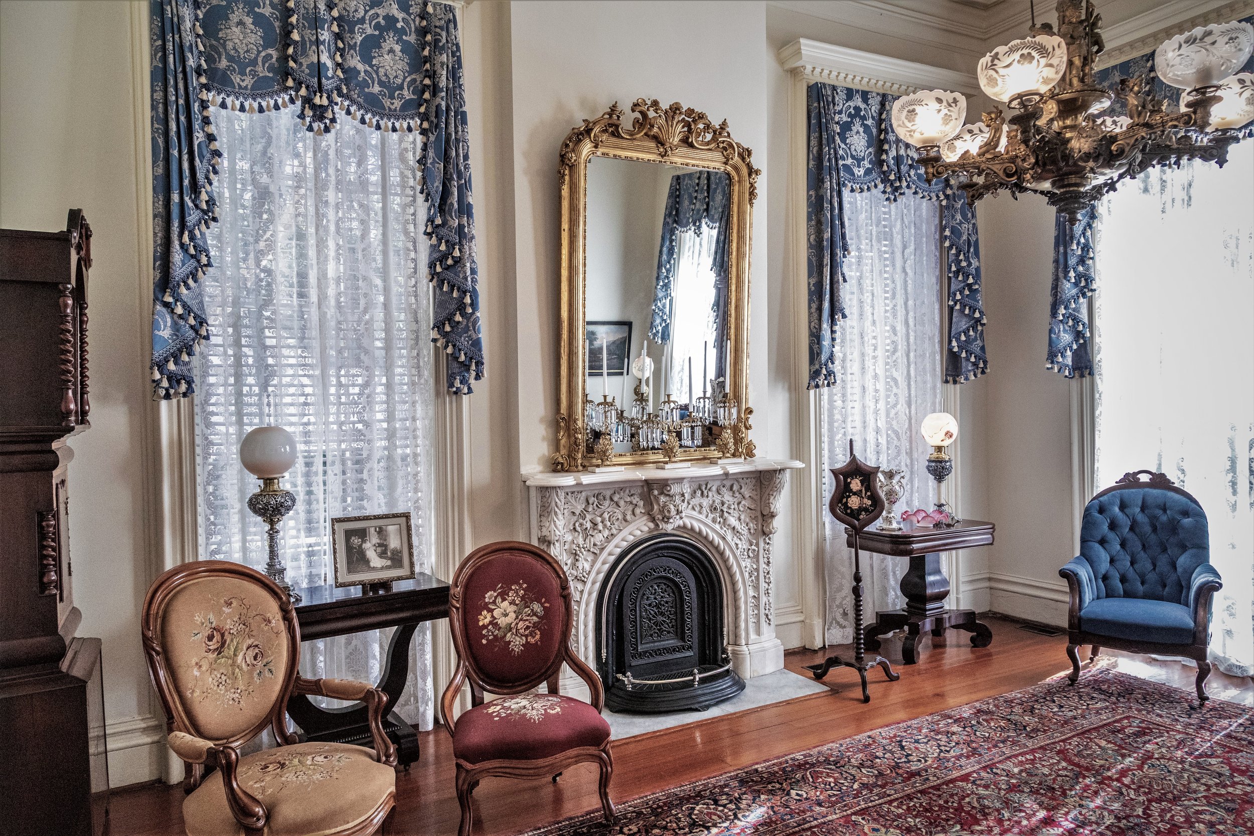 Mirror in first parlor (2.jpg