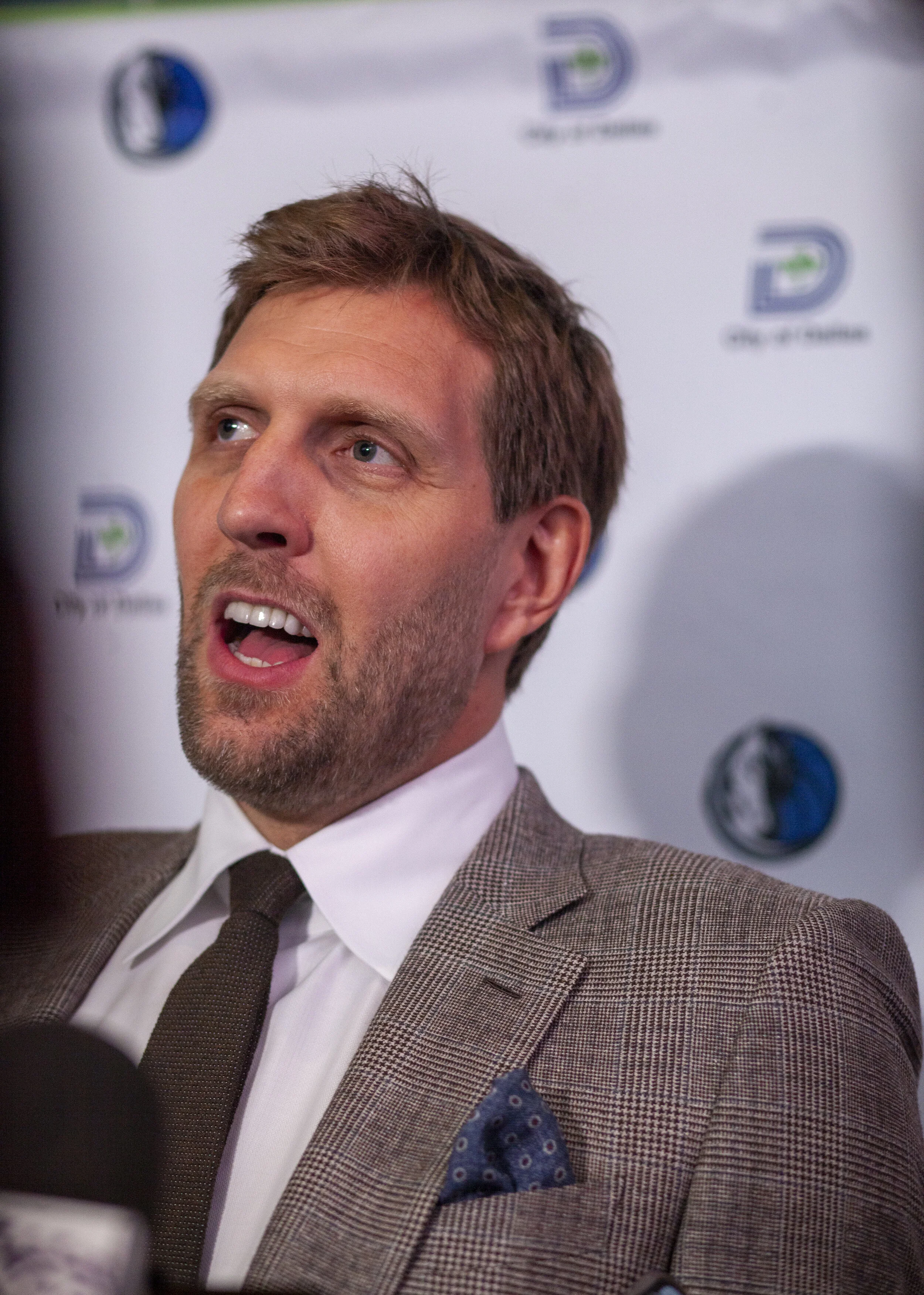Dirk 45027.jpg