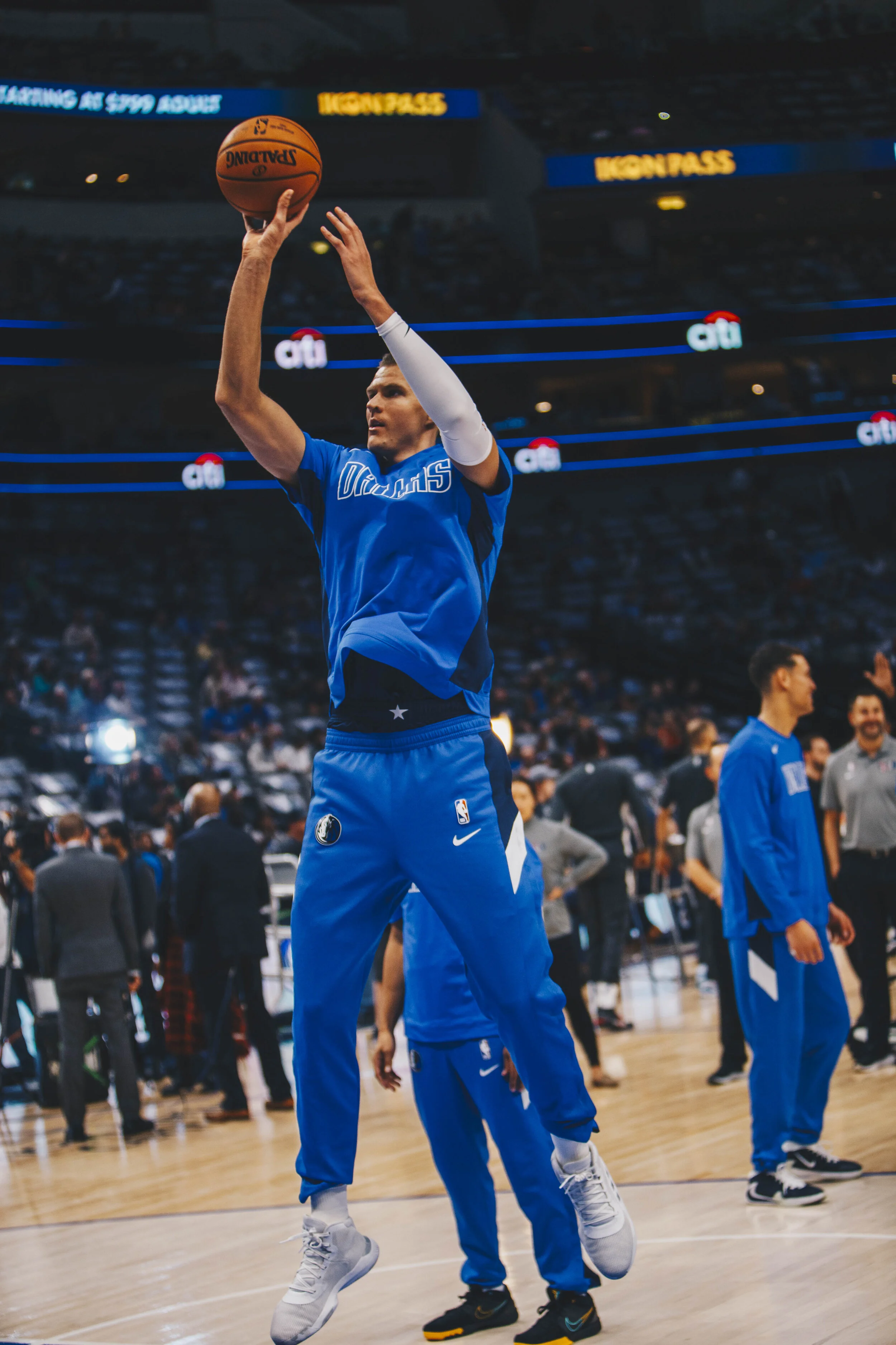 mavs53086.jpg