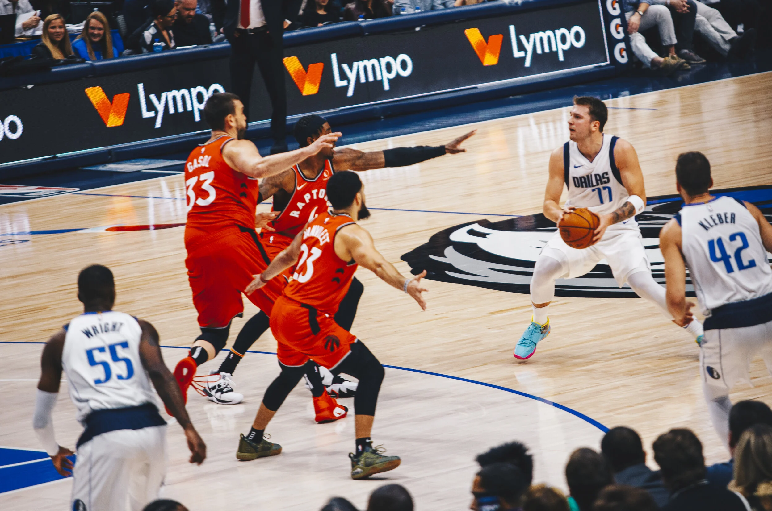 Mavs 76464.jpg