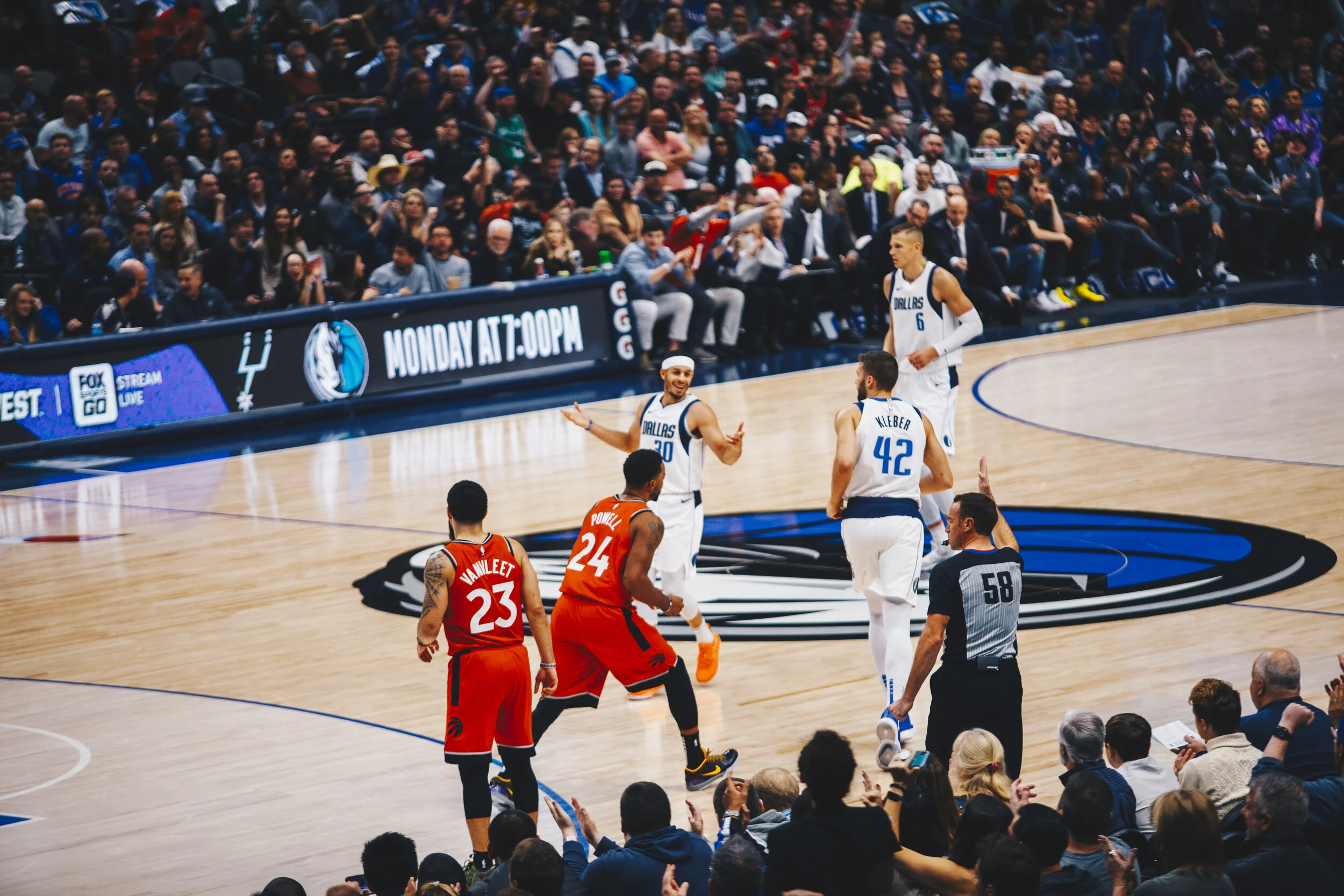 Mavs 76424.jpg