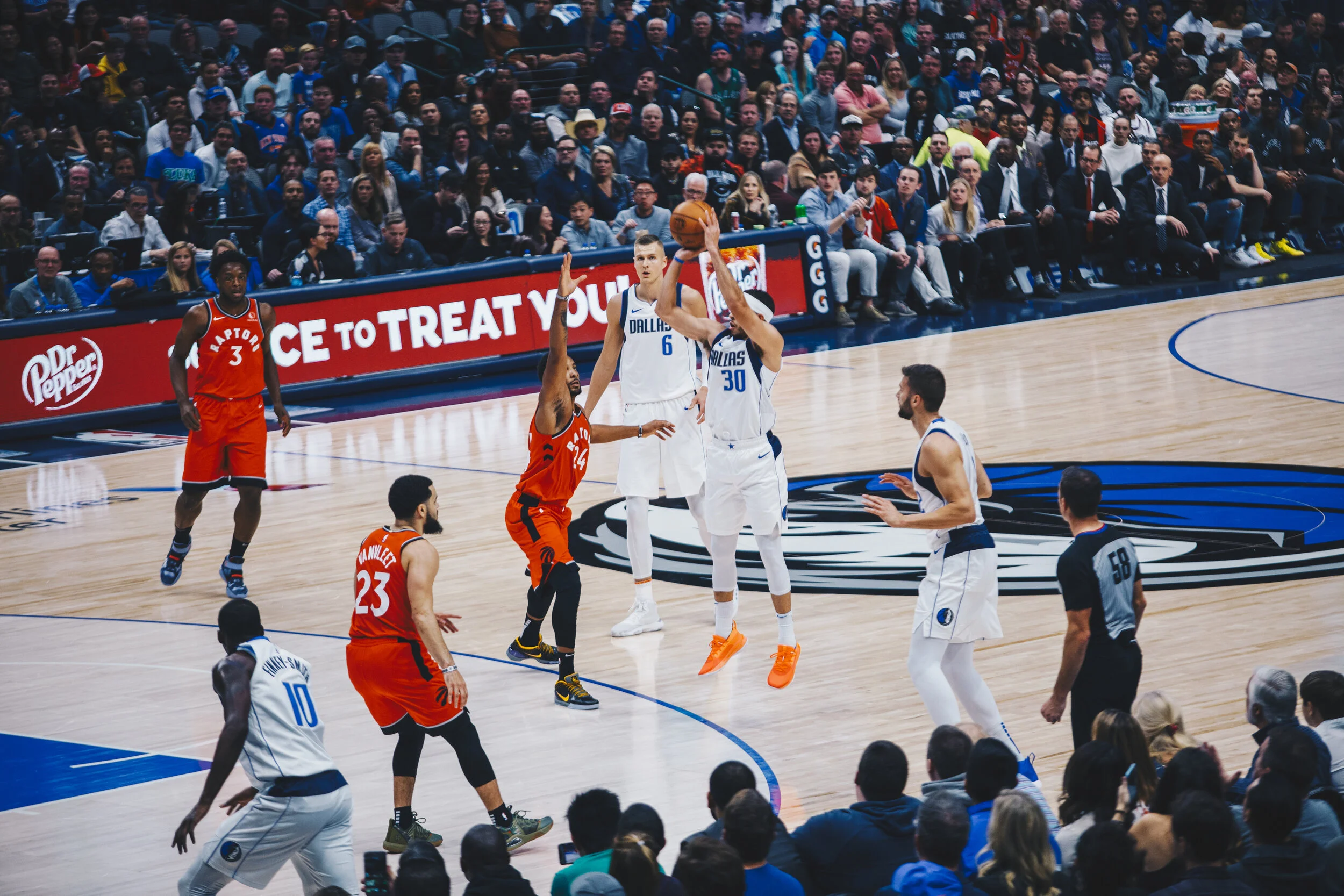 Mavs 76418.jpg