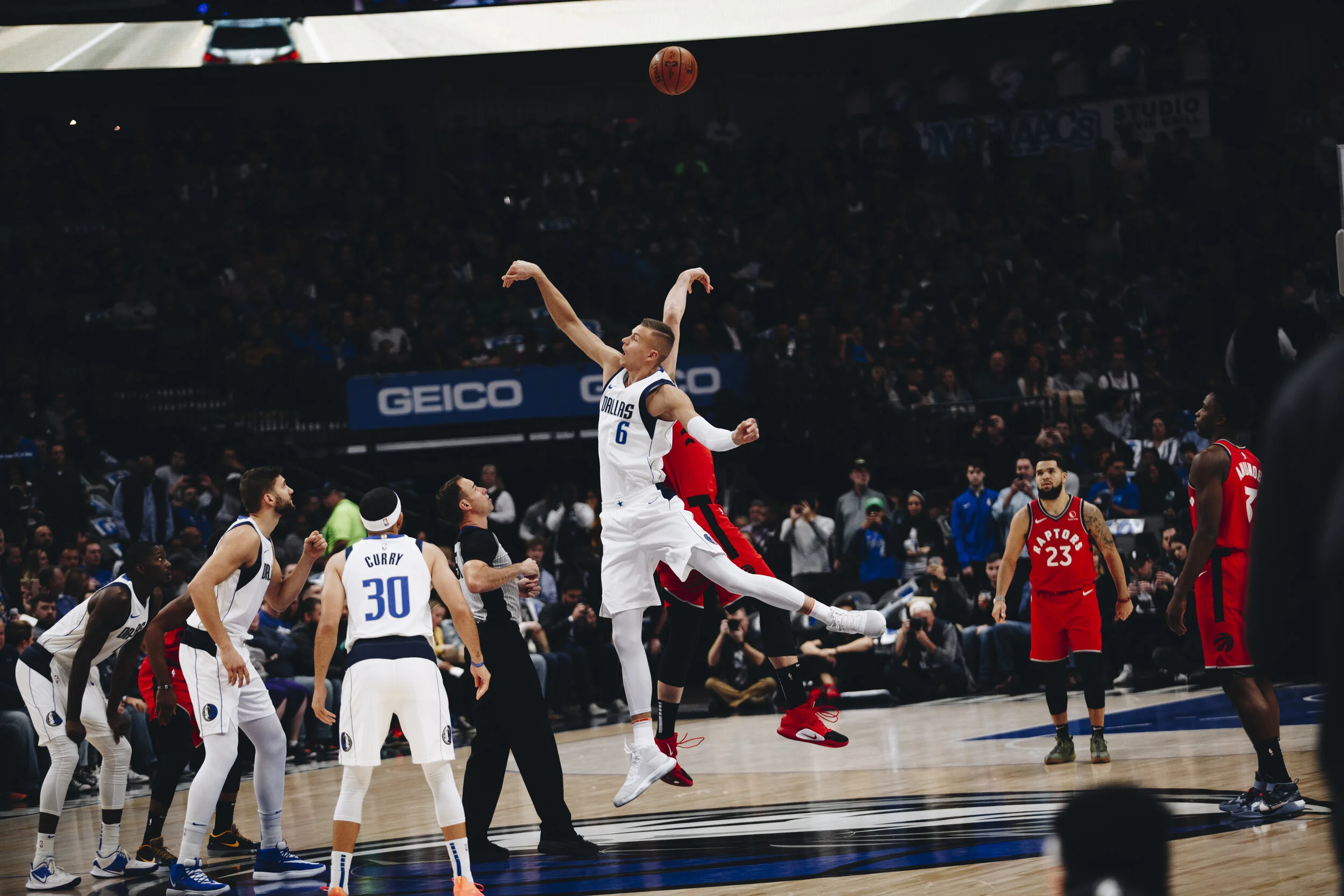 Mavs 76375.jpg