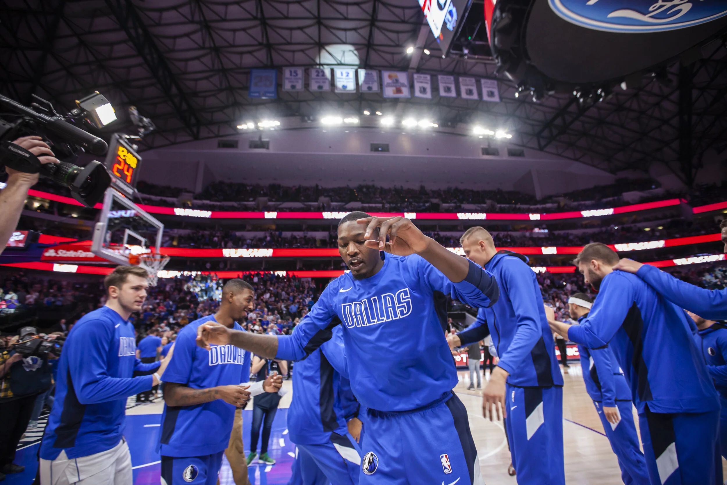 Mavs 76335.jpg