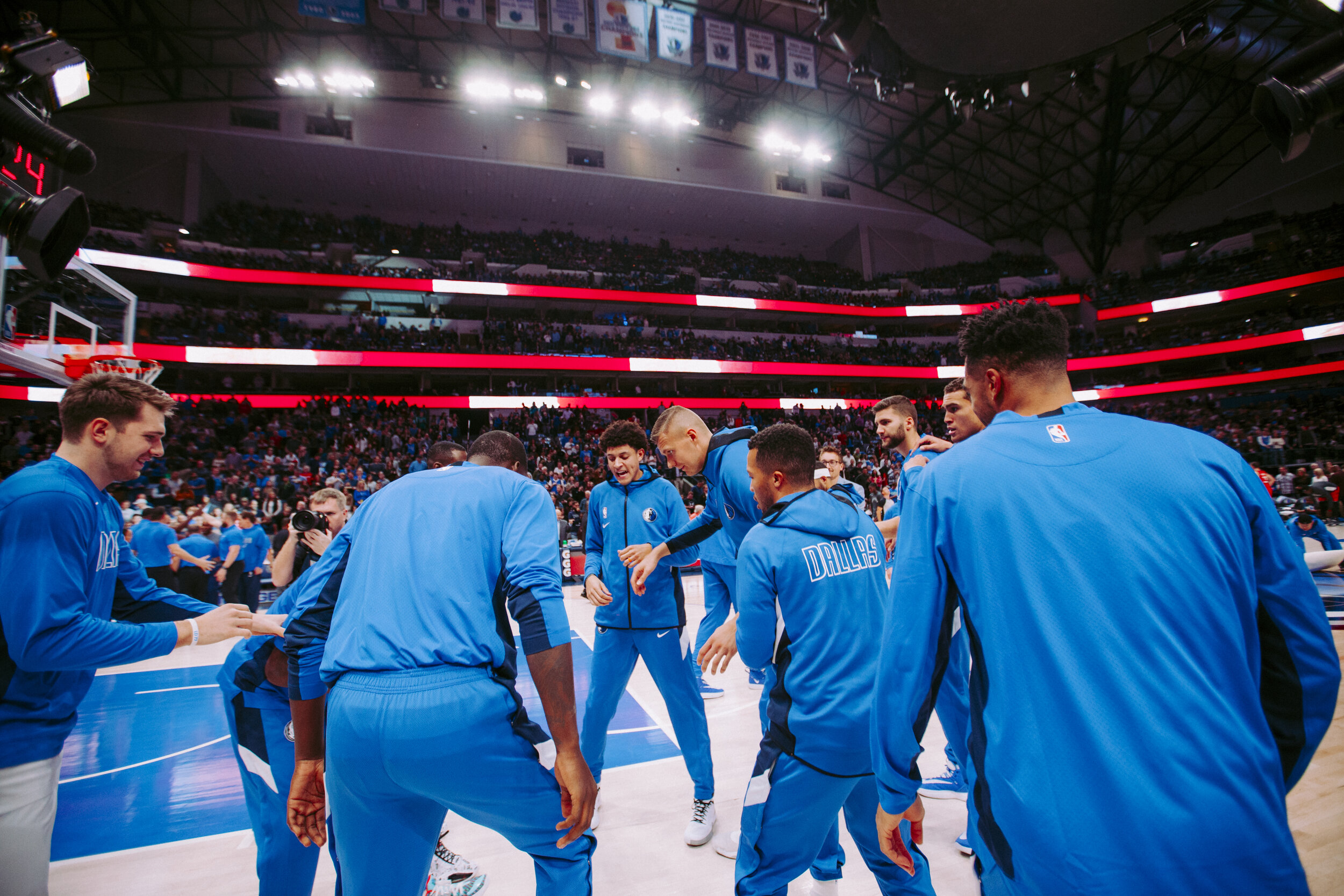 Mavs 76338.jpg