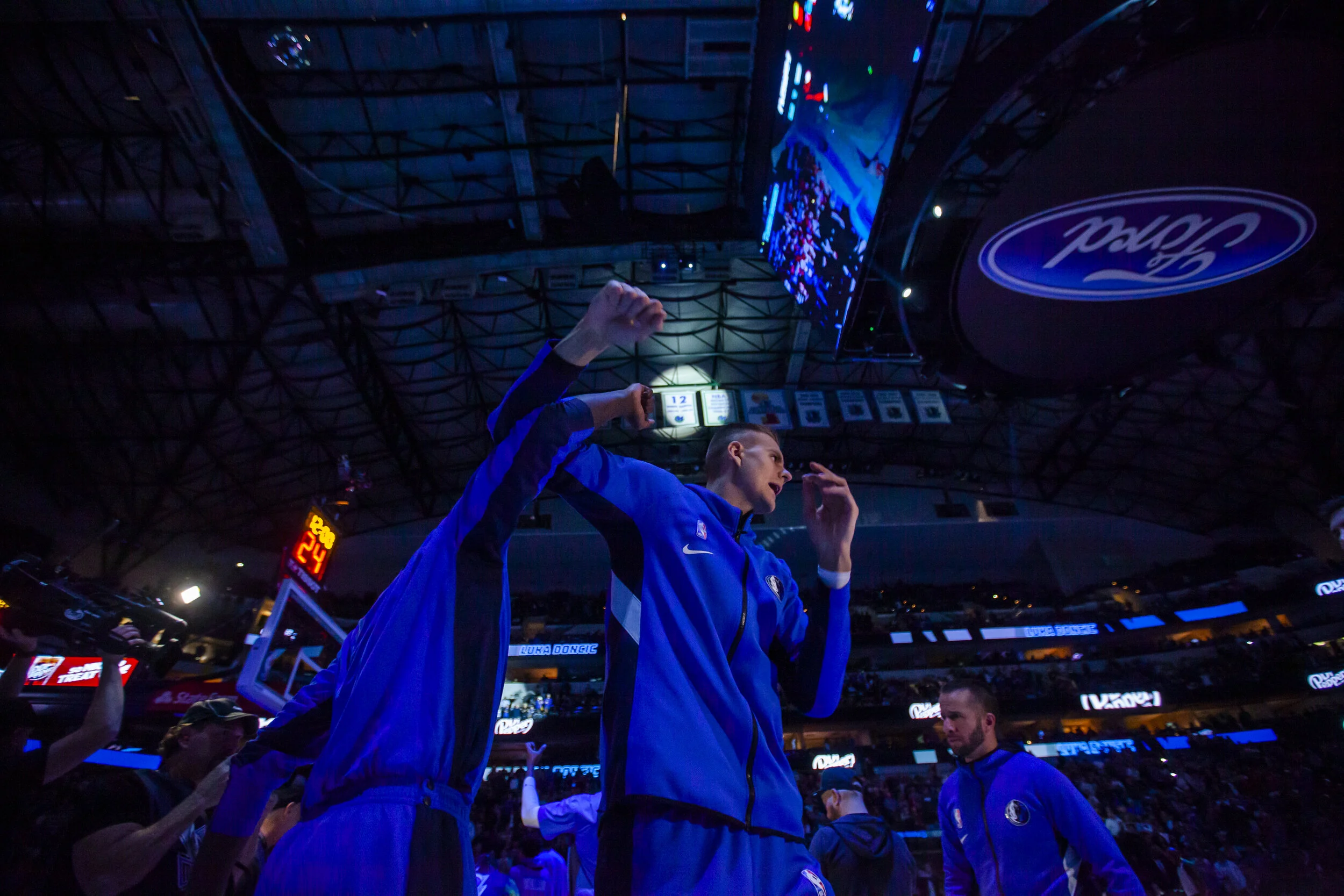 Mavs 76307.jpg