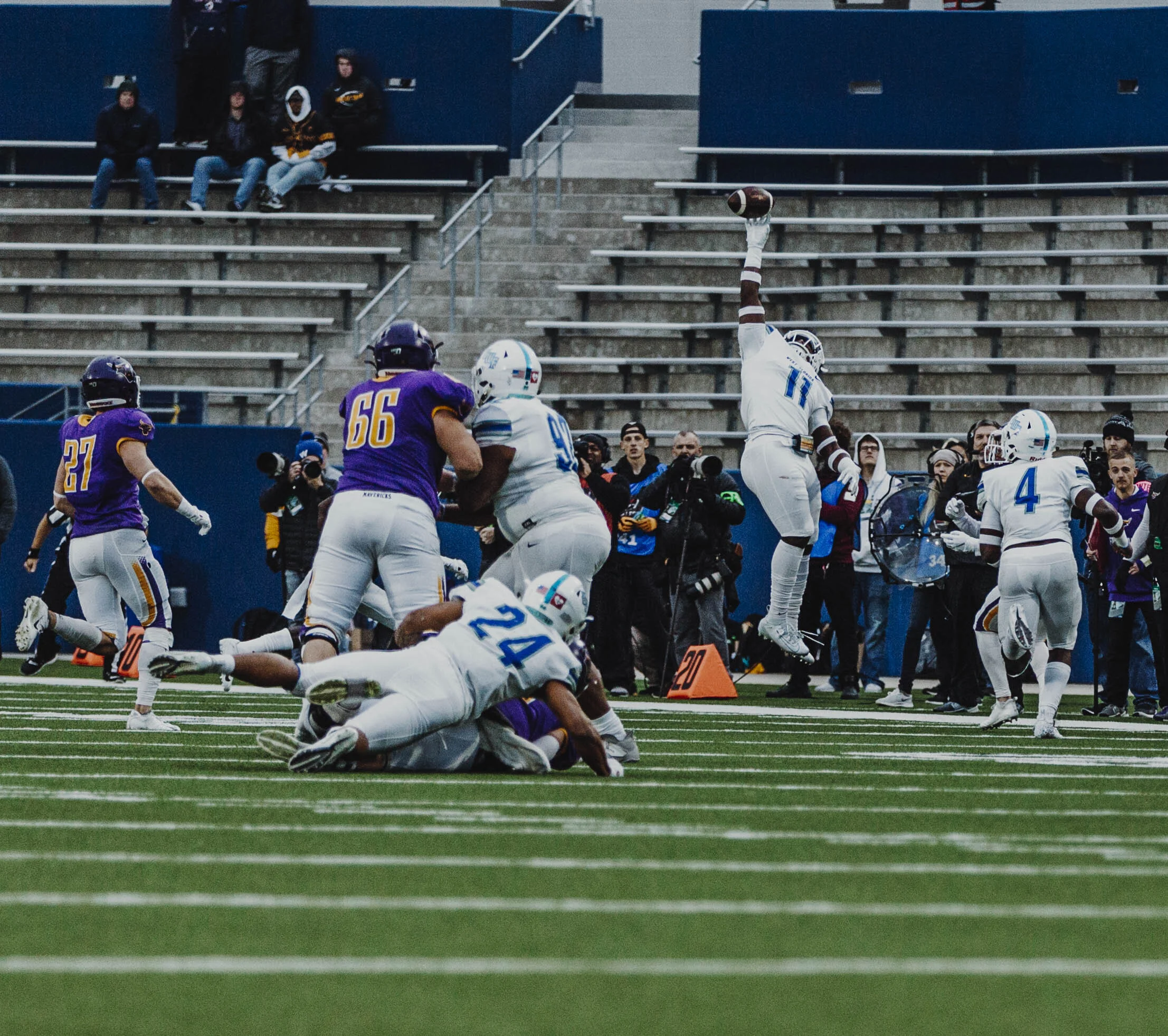 UWFvsMSU040957.jpg