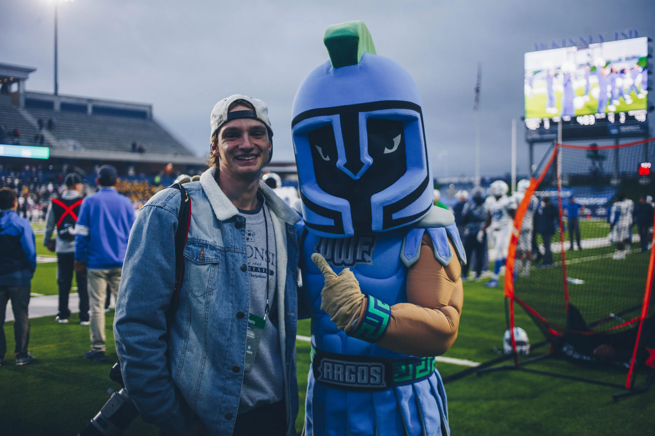 UWFvsMSU039871.jpg