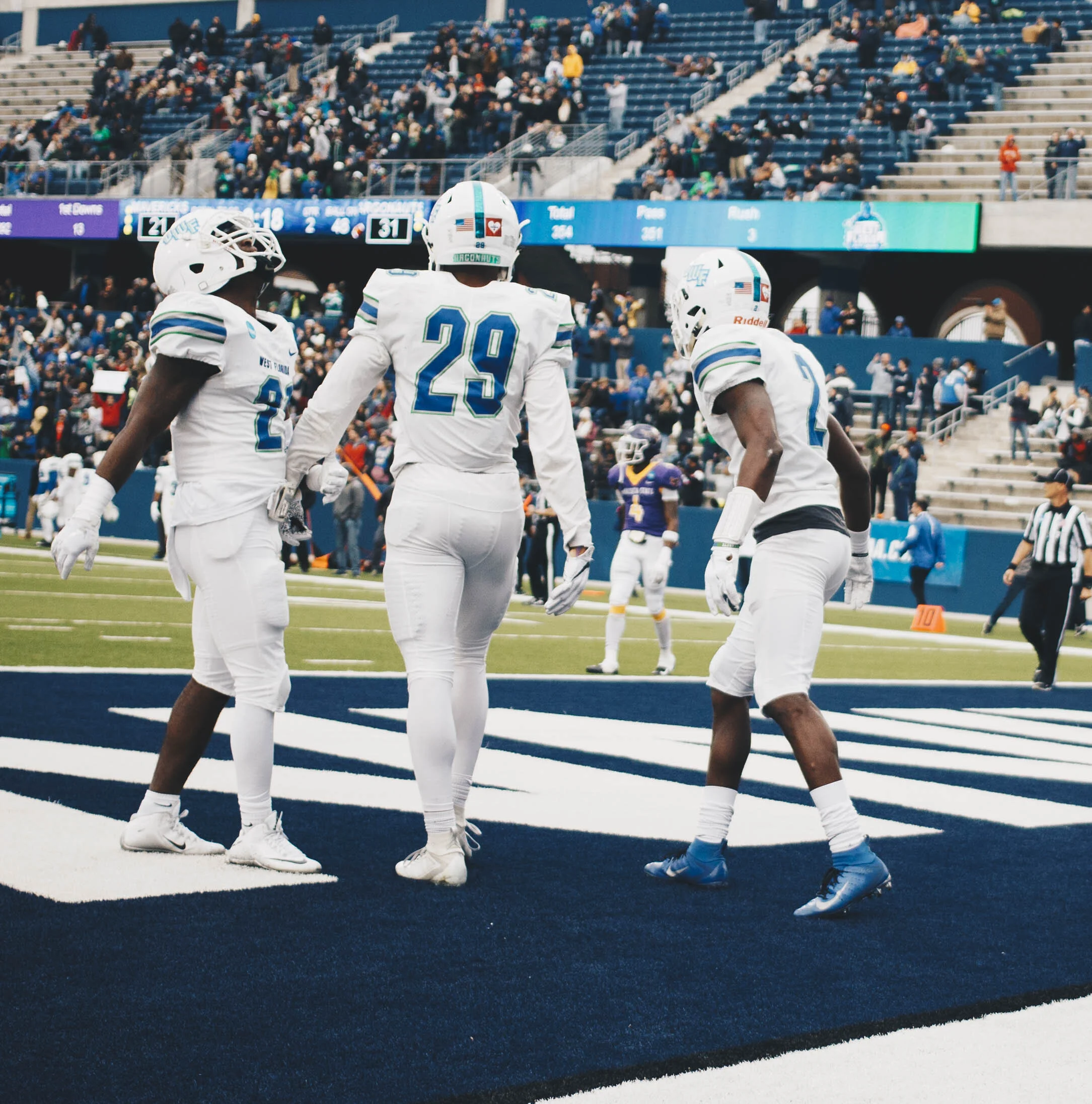UWFvsMSU039813.jpg