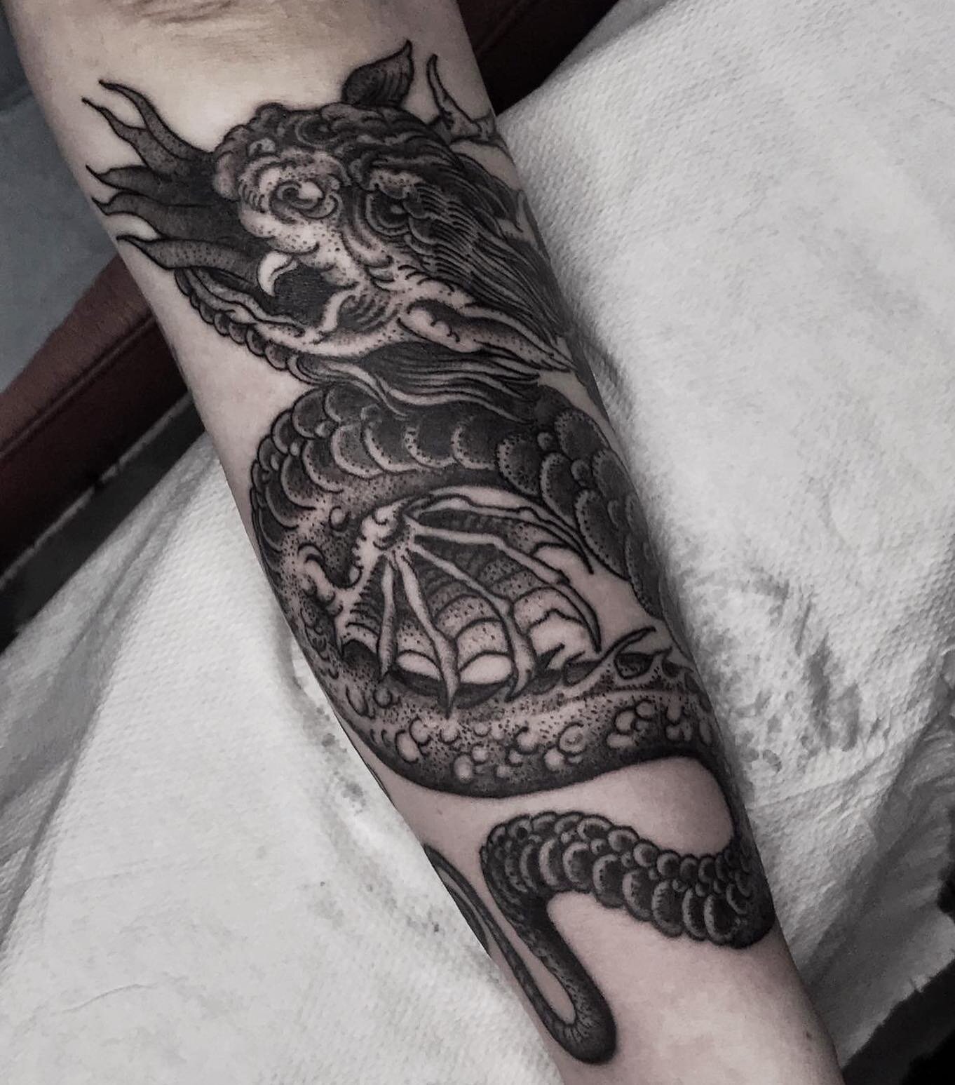 Work done by our @beninglov  #tattoo#tattooed#ink#inked#inkedmag#black#blackwork#blackworktattoo#blackworktattooartist #blackworktattooing #engraving#engravingtattoo #underground #dot#dotwork#dotworkers#dotworksubmission #paris#paristattoo#parisienne
