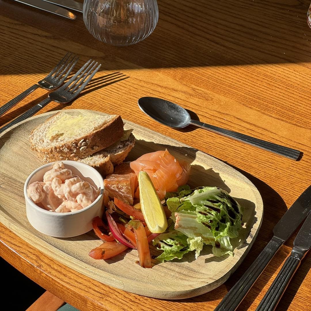 🌧️ Rainy days call for cosy escapes

Escape this dreary weather and treat yourself to a lovely lunch at Saplinbrae. Our much loved Seafood Slate is the ultimate comfort food indulgence, featuring a mouthwatering array of Ugie hot and cold smoked sal