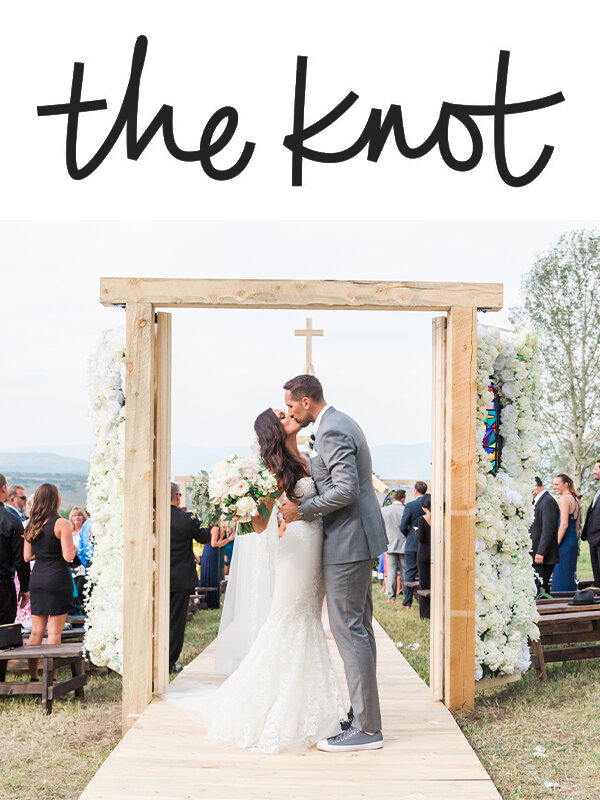 Kari and Ryan Anderson’s Rustic-Glam Wedding – The Knot