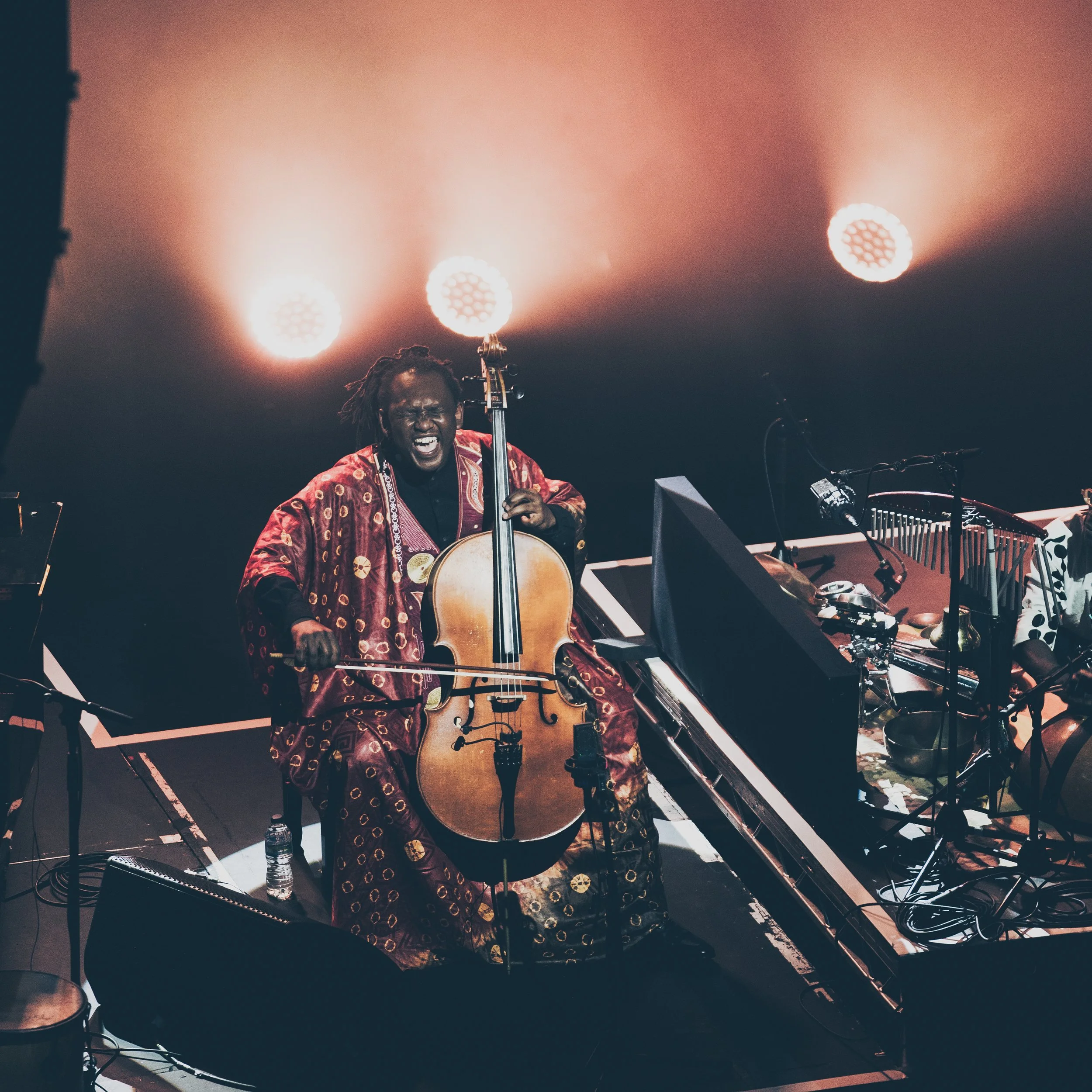 Chesaba (feat. Abel Selaocoe)