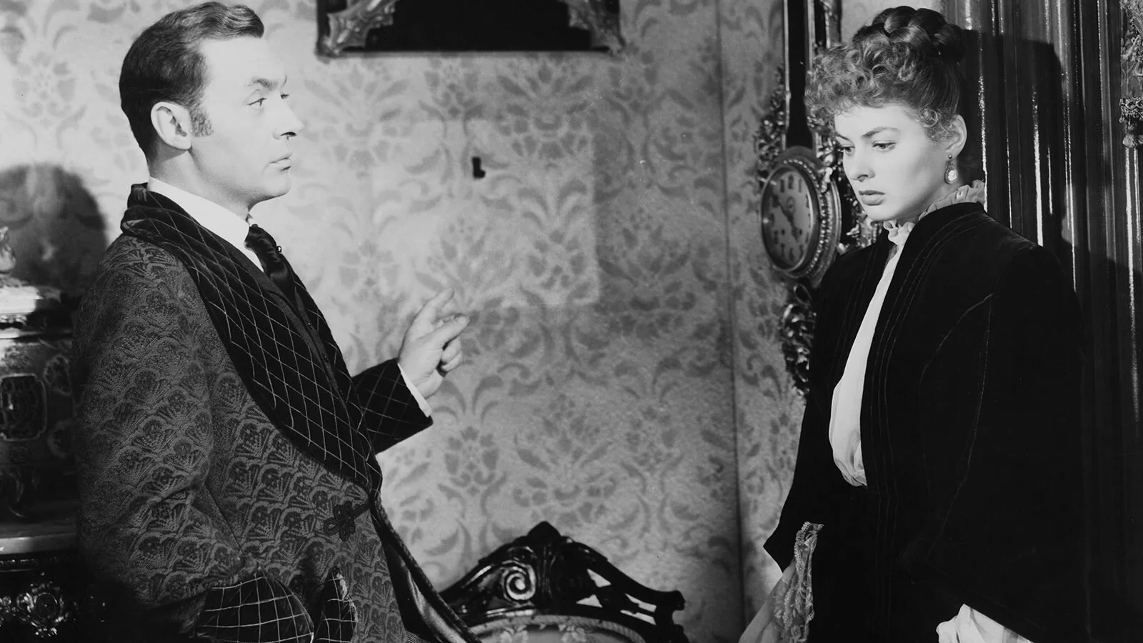 Gaslight (1944): A Cinematic Study of Psychological Manipulation 