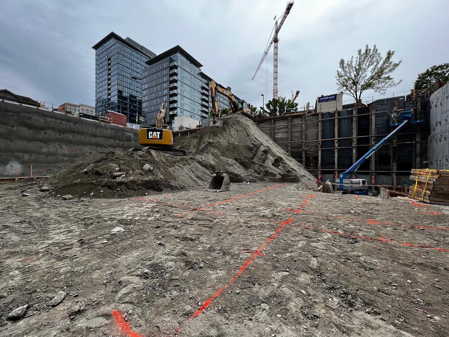 MARI Bellevue, Excavation Progress, May 2022. Going ⬇️ to go 🆙. 
⠀⠀⠀
@maribellevue #maribellevue #bellevuerealestate #bellevuecondos ⠀⠀⠀
📸: @__caiji