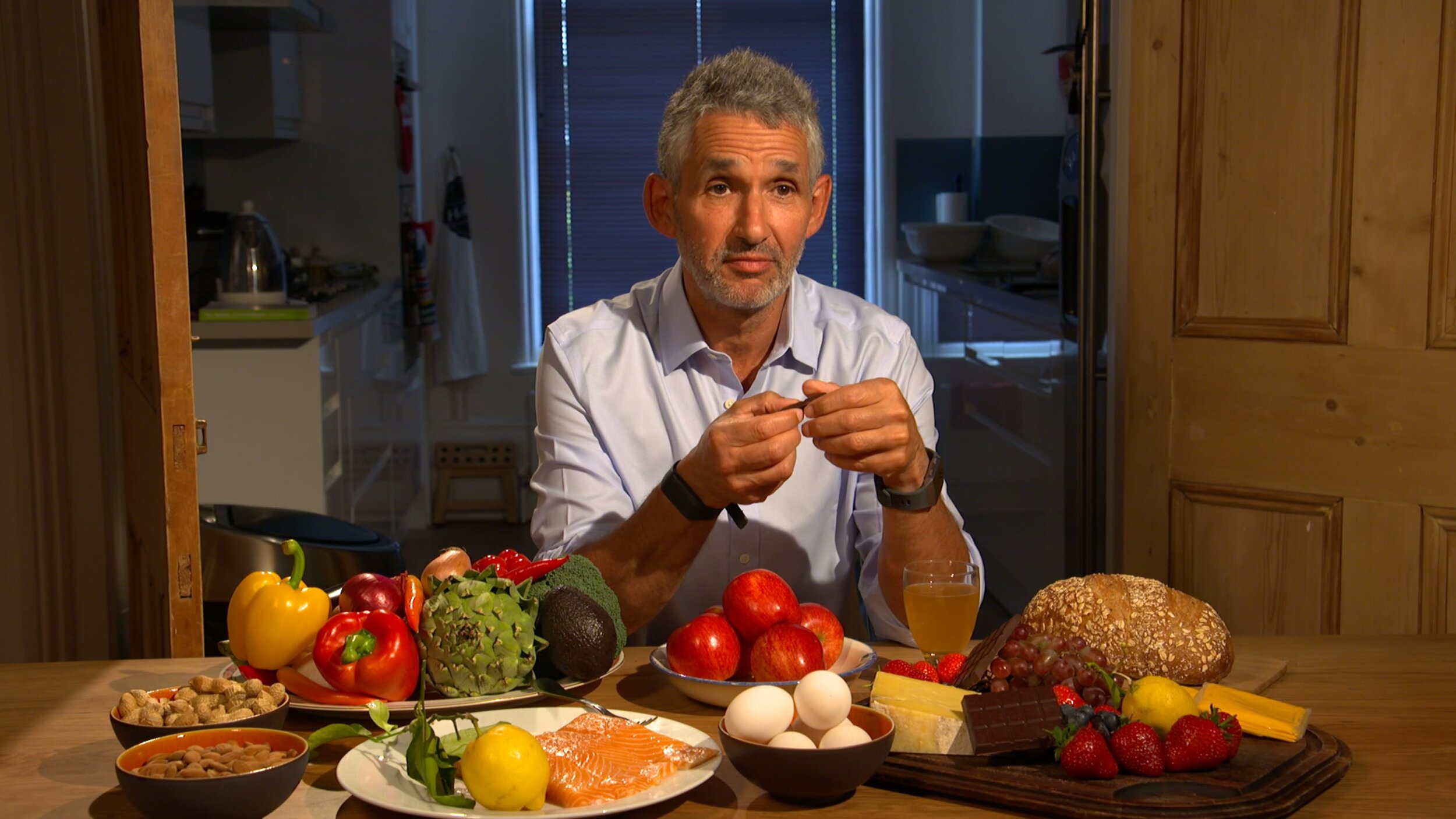Tim Spector with table of food.02-min.jpg
