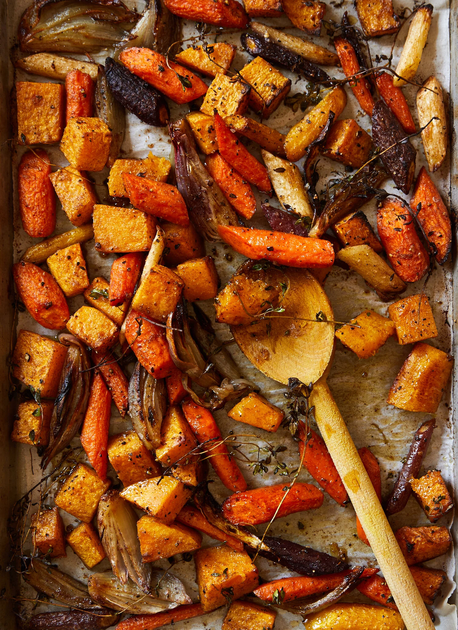 SO18_EAT_COOKS_NOTEBOOK_Carrots_and_Butternut_Squash_with_Shallot_and_Thyme_1522.jpg