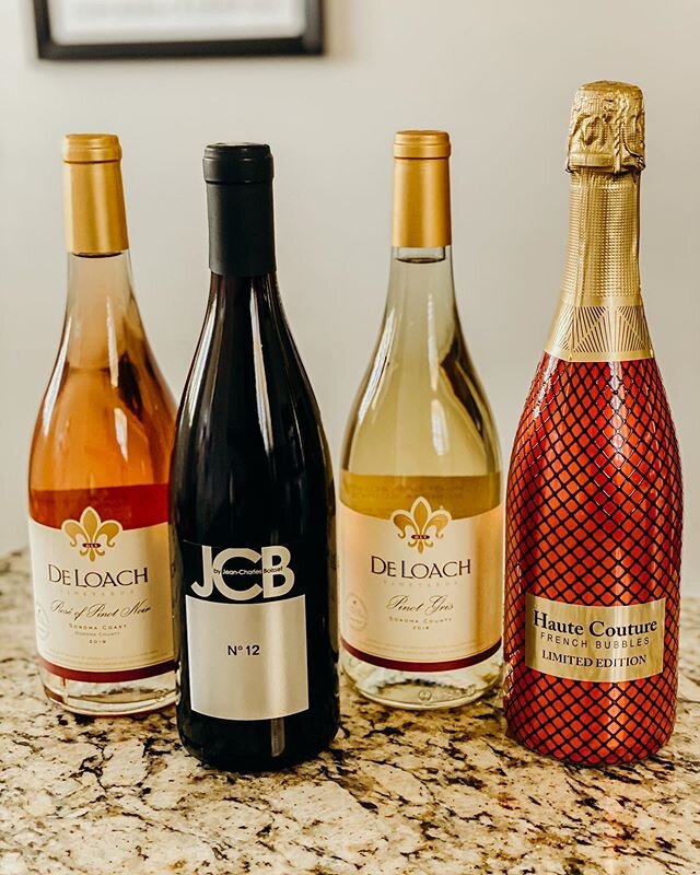 🍷🎉🍾🎉VIRTUAL WINE TASTING GIVEAWAY🎉🍾🎉🍷
.
I&rsquo;ve partnered with my friend @laurielivinlife for a super exciting GIVEAWAY! .
.

1️⃣ lucky winner will receive 
four bottles of wine from The Boisset Collection AND a seat at our virtual tasting