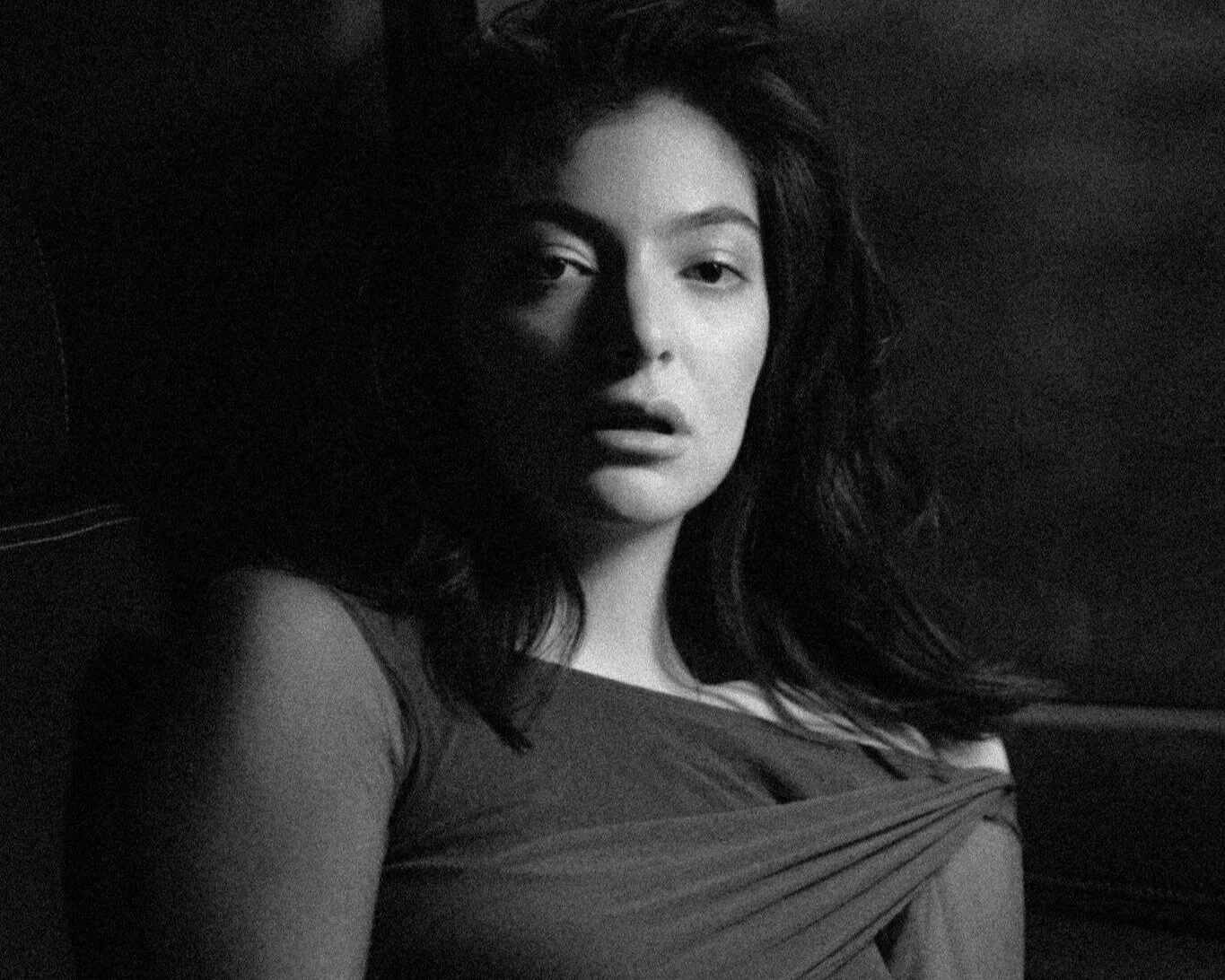 lorde-black-and-white.jpg