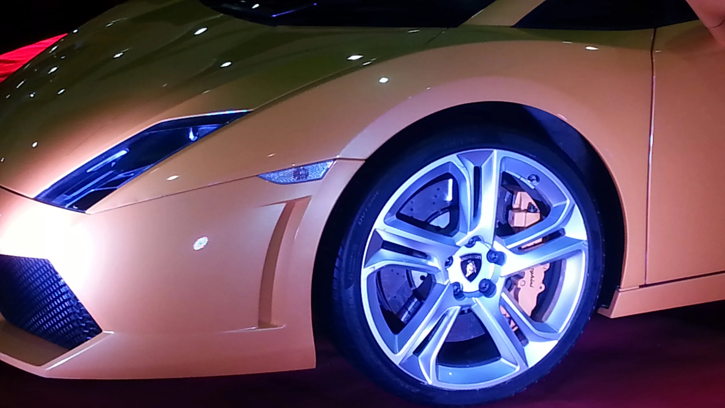 Luxury Garages: The Classy Alternative to the Traditional Man Cave